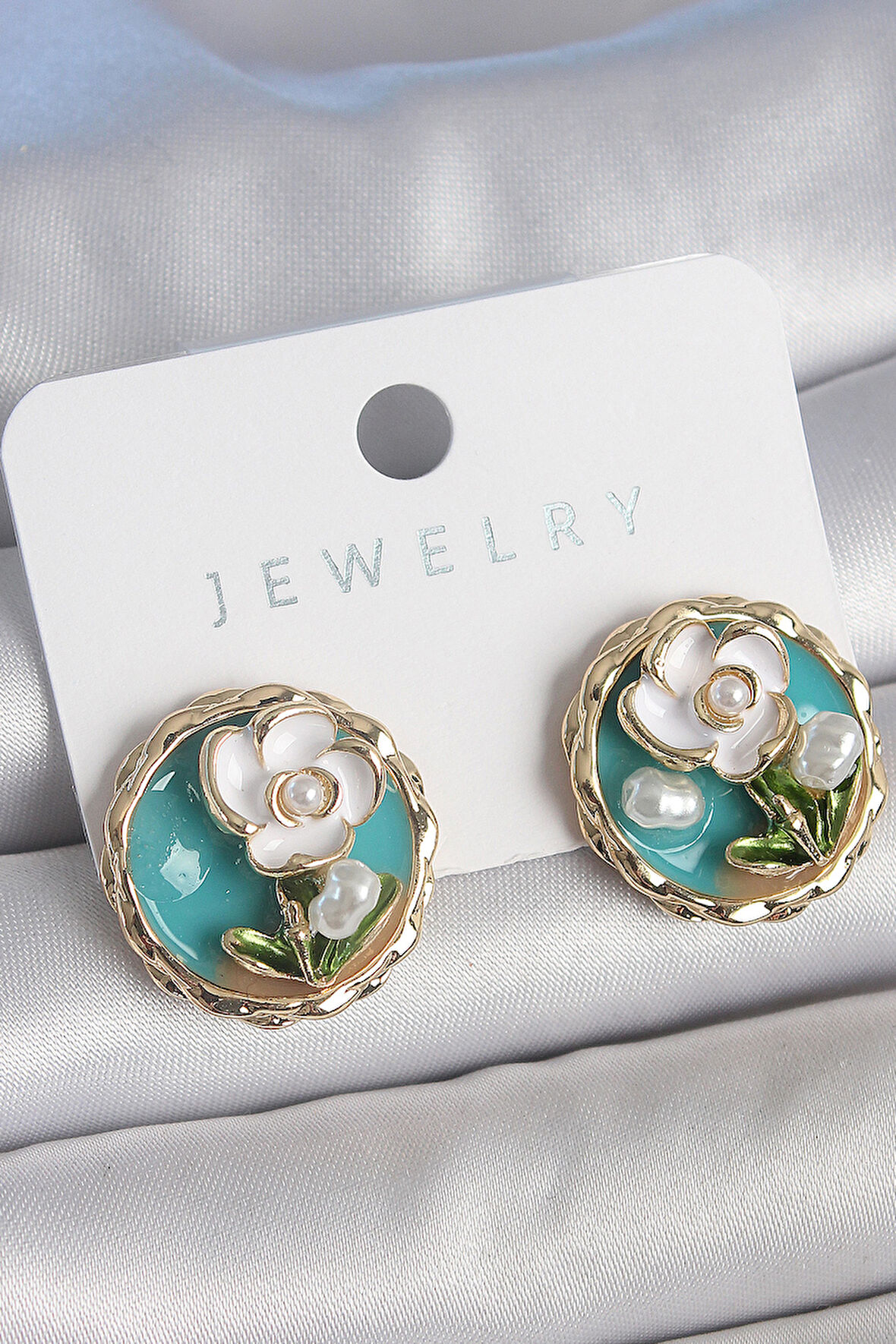 Pirinç Gold Renk Mavi Mineli İncili Çiçek İşlemeli Portre Model Kadın Küpe - TJ-BKP10501