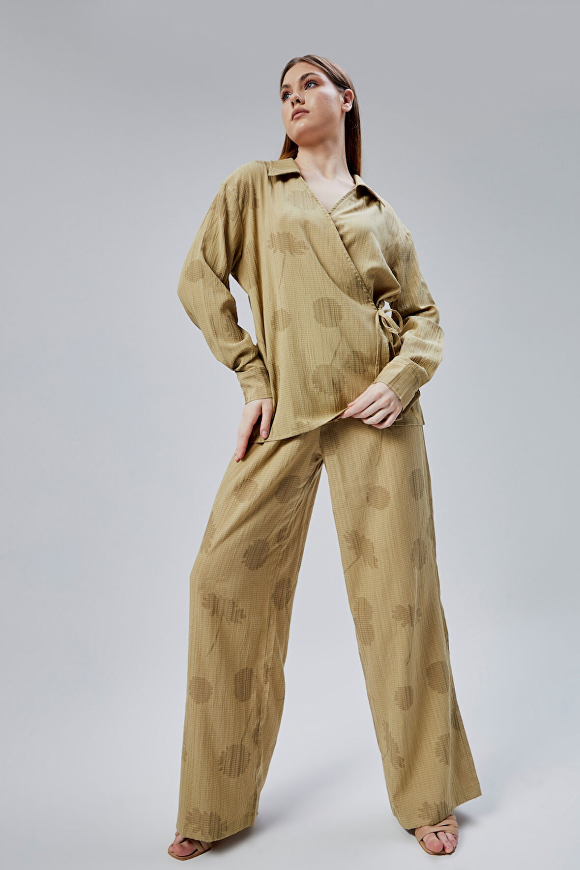 Haki Salaş Kesim Geniş Paça Pantolon