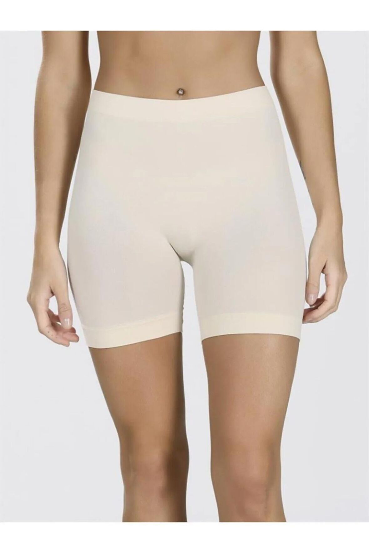 Kadın Bej Poky Dikişsiz Toparlayıcı Esnek Külot Şort