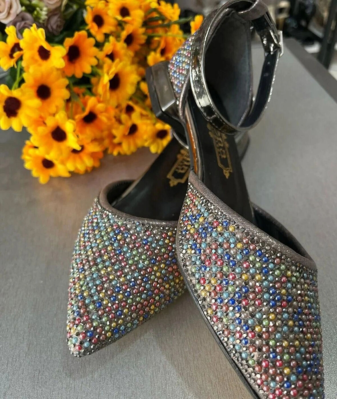 KISA TOPUK BİLEKTEN BAĞLI ÇOK RENLİ BONCUK DETAYLI SPOR ŞIKLIK KONFORLU KADIN AYAKKABI