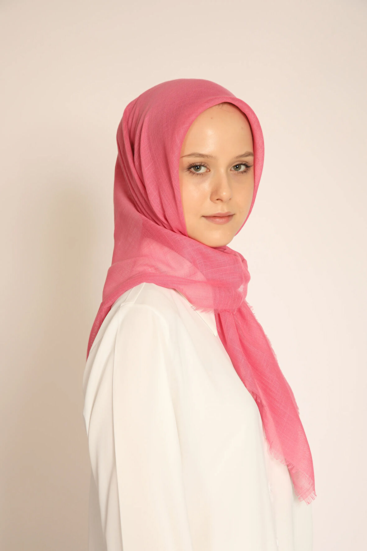 Şık ve Yumuşak Flamlı Eşarp - Pembe Renk-Zarif ve Konforlu Kumaş