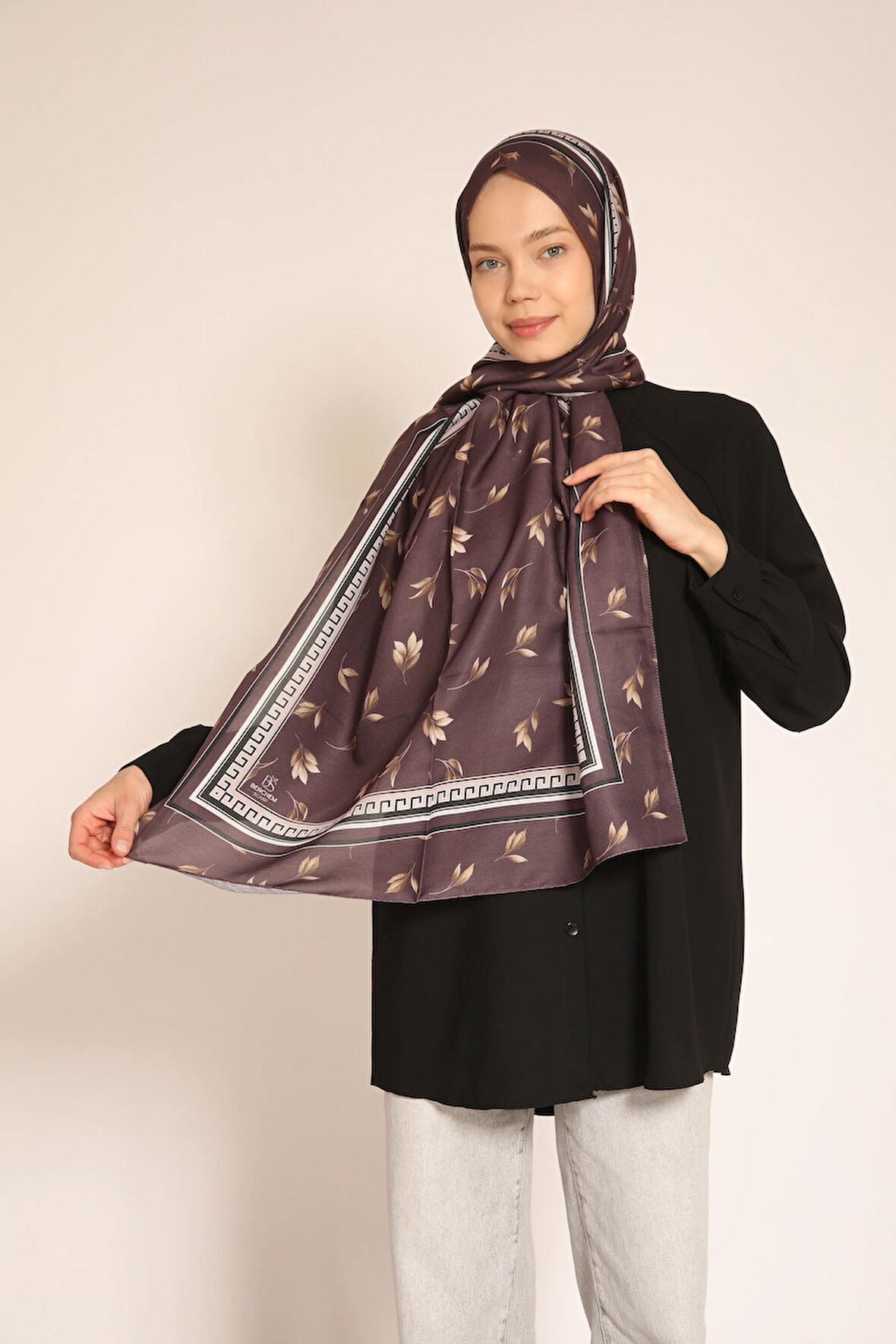 Günlük ve Özel Kombinler İçin Kahverengi Soft Şal | Yaprak Desenli Şık Model
