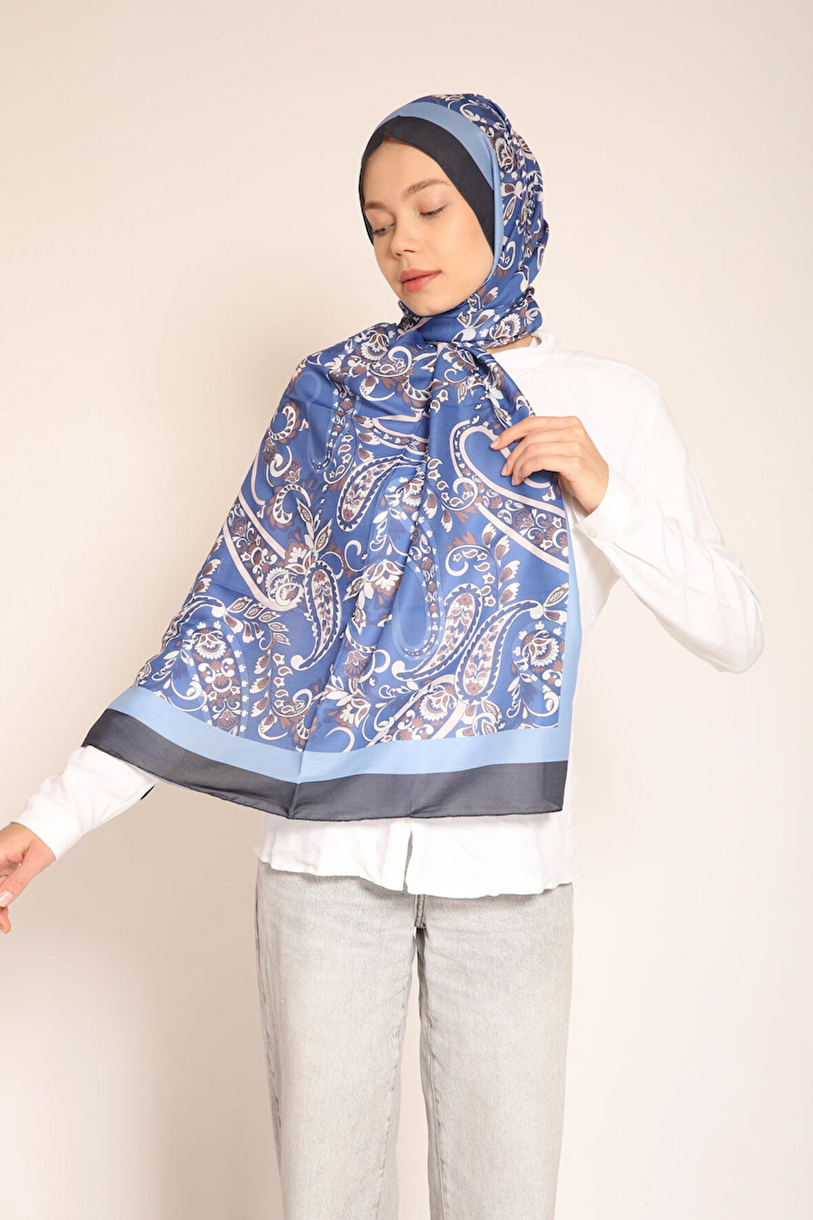 Kolay Şekil Alan Desenli Soft Şal | Canlı Renkli, Dört Mevsim Kullanıma Uygun