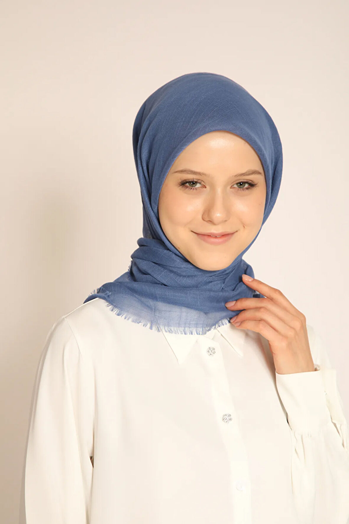 Flamlı Pamuklu Düz Renk Soft Eşarp – Terletmeyen, Kaymaz, Mevsimlik Rahat Kullanım