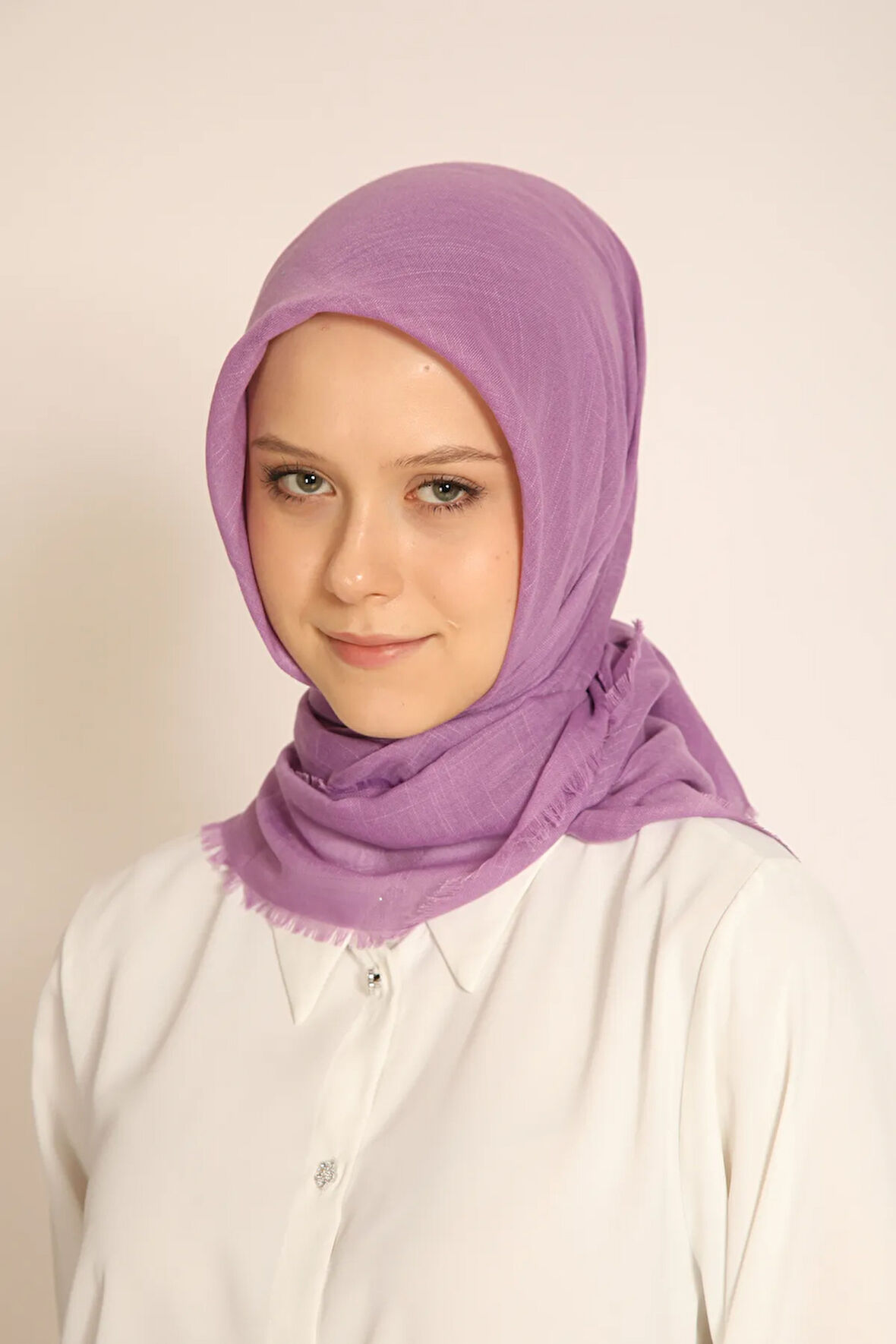 Flamlı Pamuklu Düz Renk Soft Eşarp – Terletmeyen, Kaymaz, Mevsimlik Rahat Kullanım