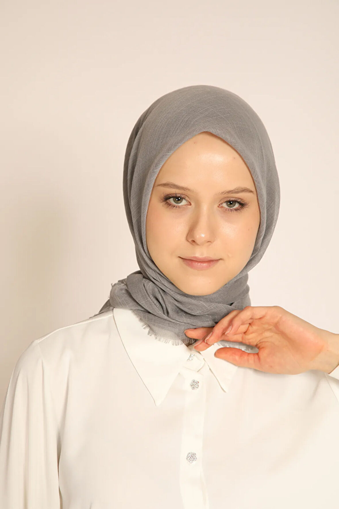 Flamlı Pamuklu Düz Renk Soft Eşarp – Terletmeyen, Kaymaz, Mevsimlik Rahat Kullanım