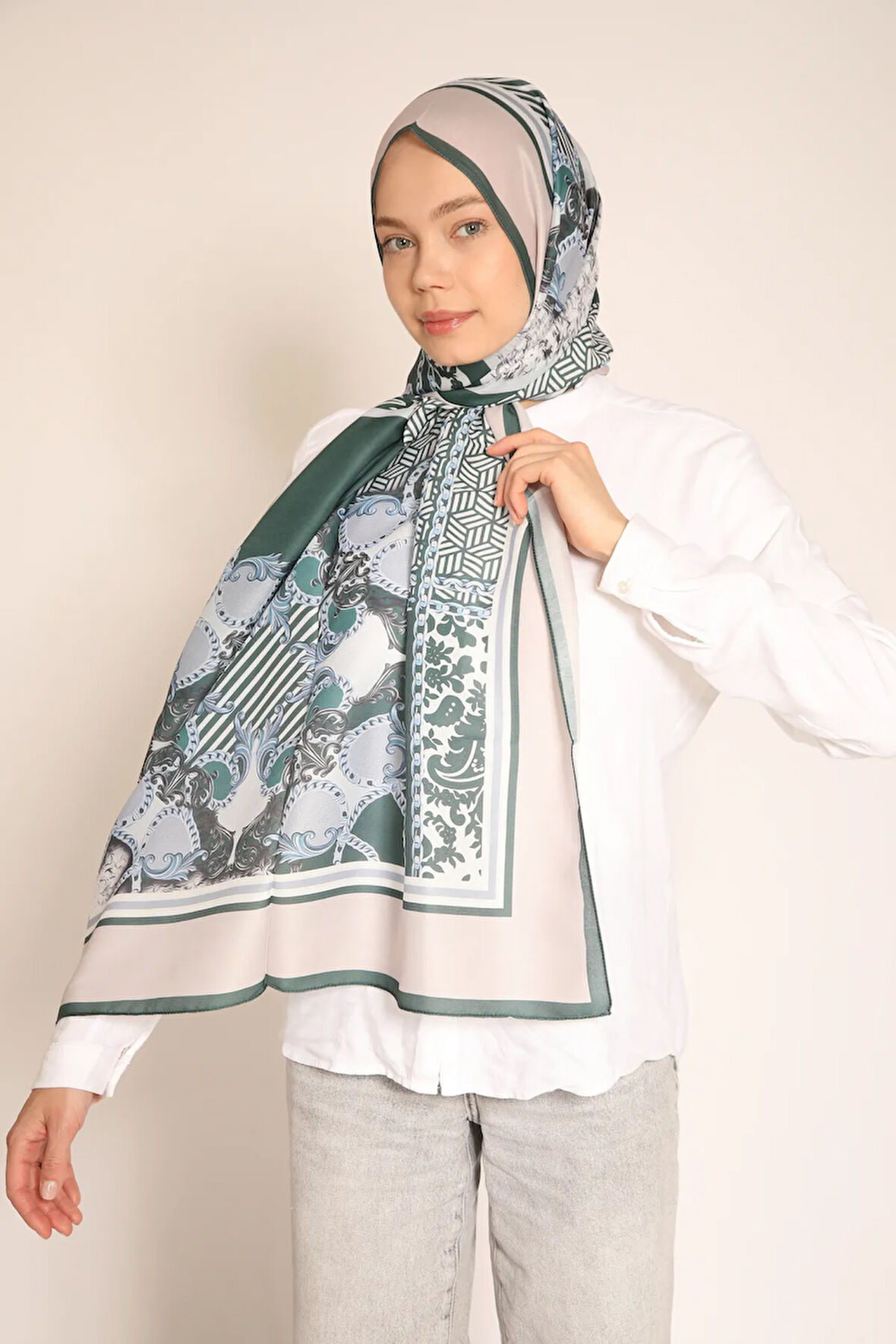 Yeşil-Mavi Barok Desenli Soft Şal – Zarif ve Modern Dokunuş