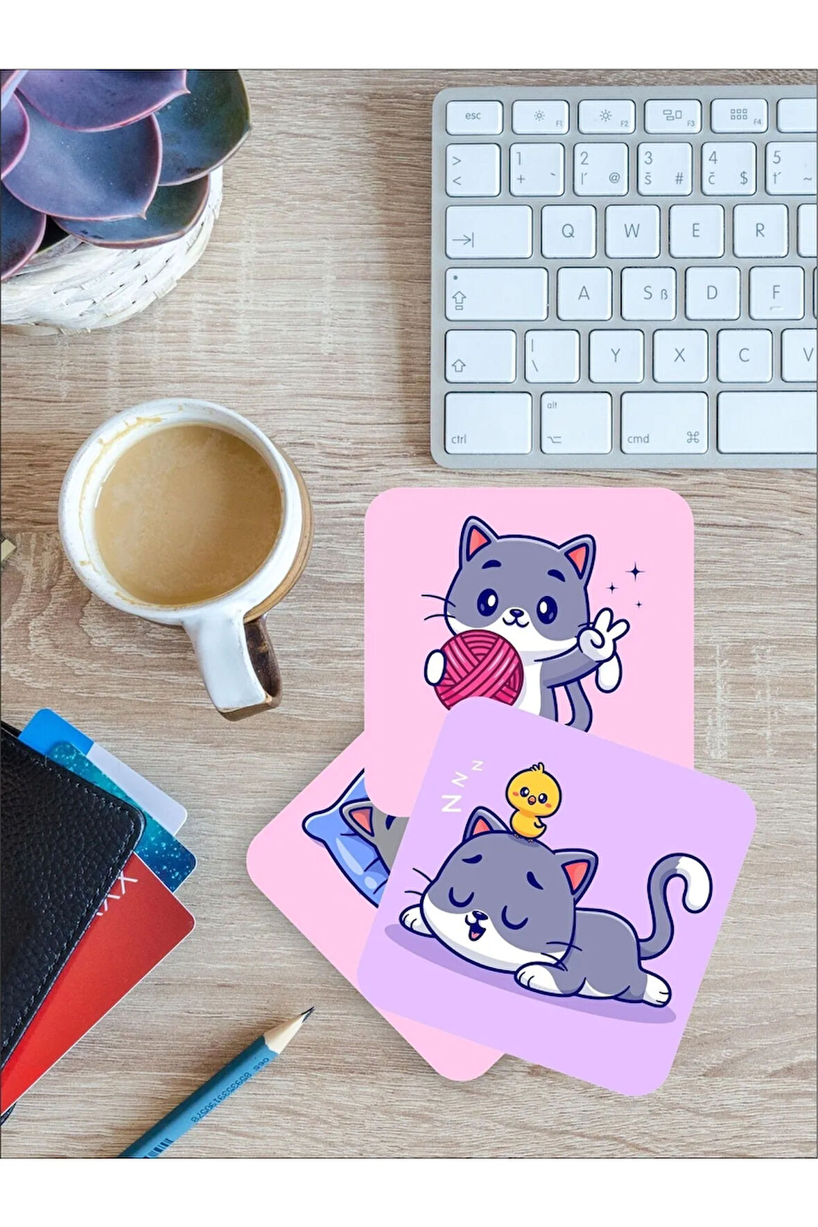 Şirin Kedi Temalı Bardak Altlığı Ahşap Baskılı Altlık 6'lı Set (9 X9CM)