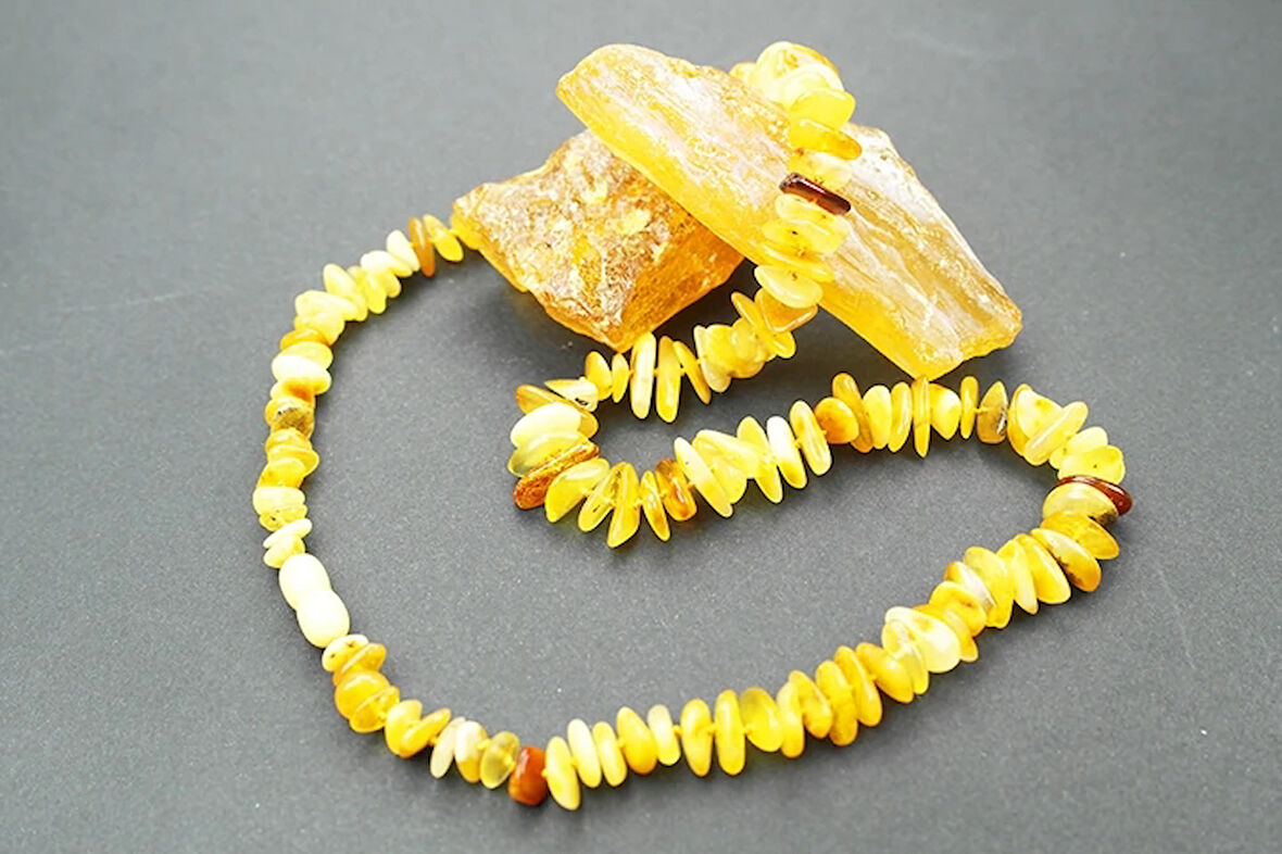 Kestane Işıltısı Doğal Kesim Damla Kehribar Yetişkin Kolye