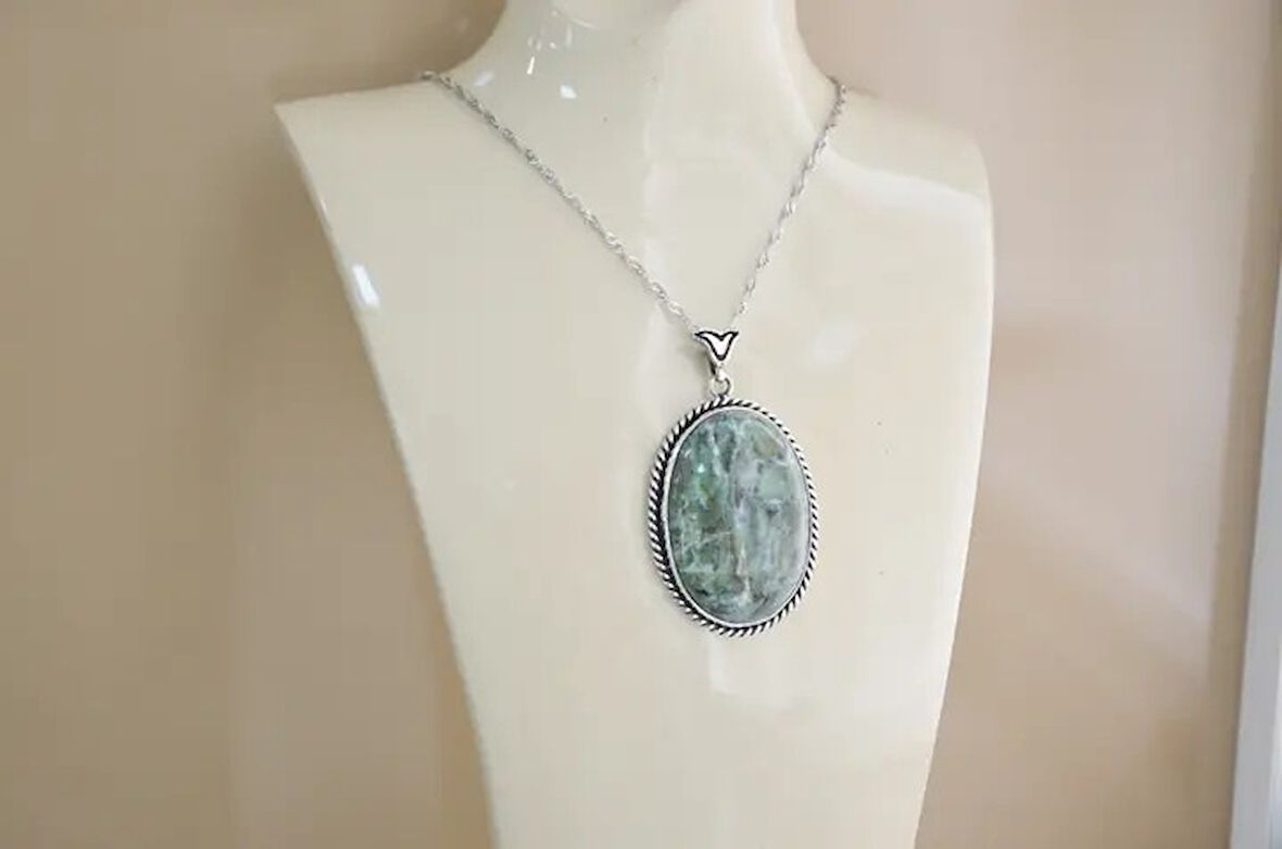 Gökyüzü Gümüş Çerçeve Kadın Zümrüt Kolye