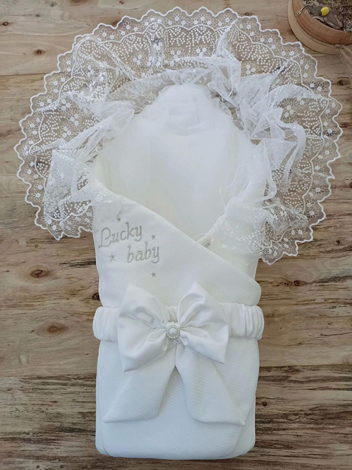 Yenidoğan Sahra Lucky Baby Nakışlı Kundak Bebek Battaniyesi Ekru