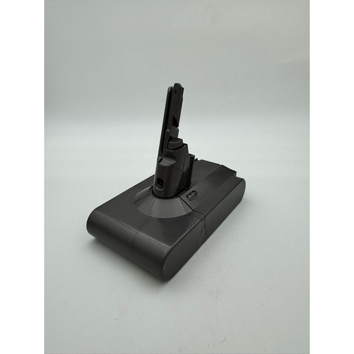 Ümit Maker Dyson SV10 V8 Tip 3 5000 mAh Süpürge Batarya – Yüksek Kapasiteli, Güçlü ve Dayanıklı Yedek Pil