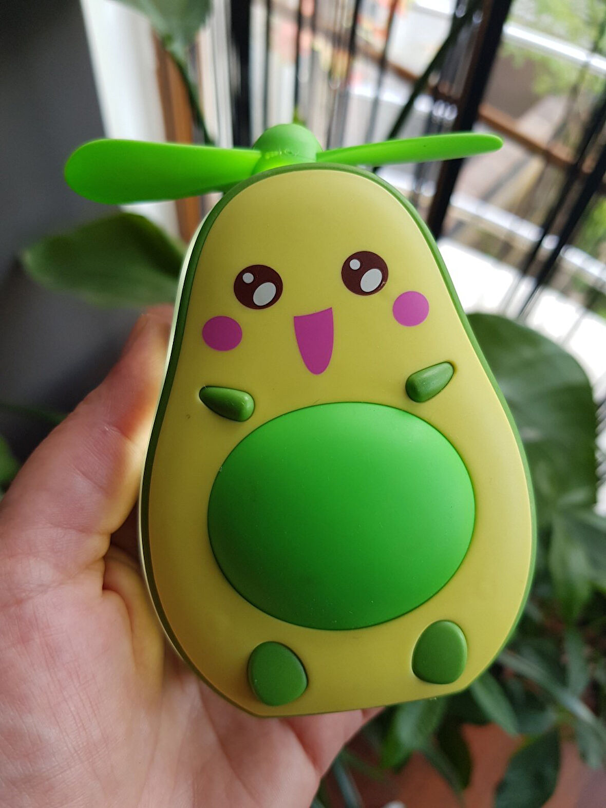 Sevimli Avokado Tasarımlı Led Işıklı USB Kablolu Mini Fan I Masa Üstü Ve Boyun İpli Vantilatör