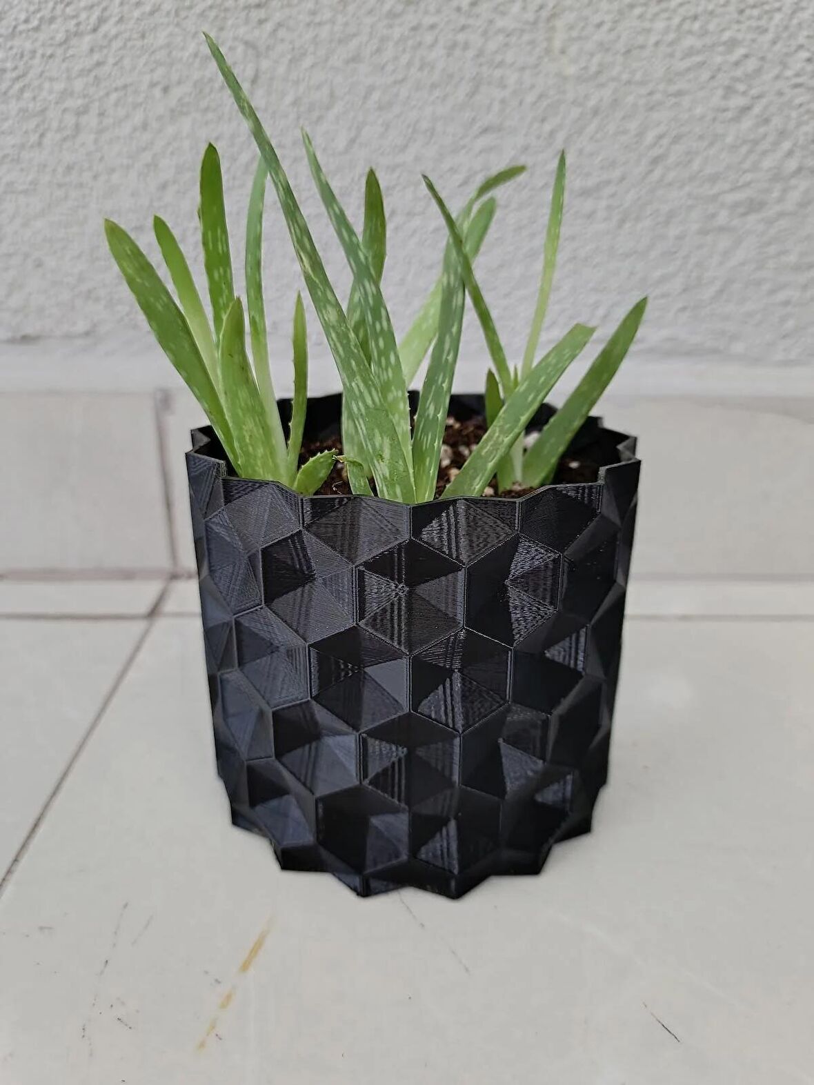 07 Geometrik Saksı Drenajlı Siyah - Saksılık