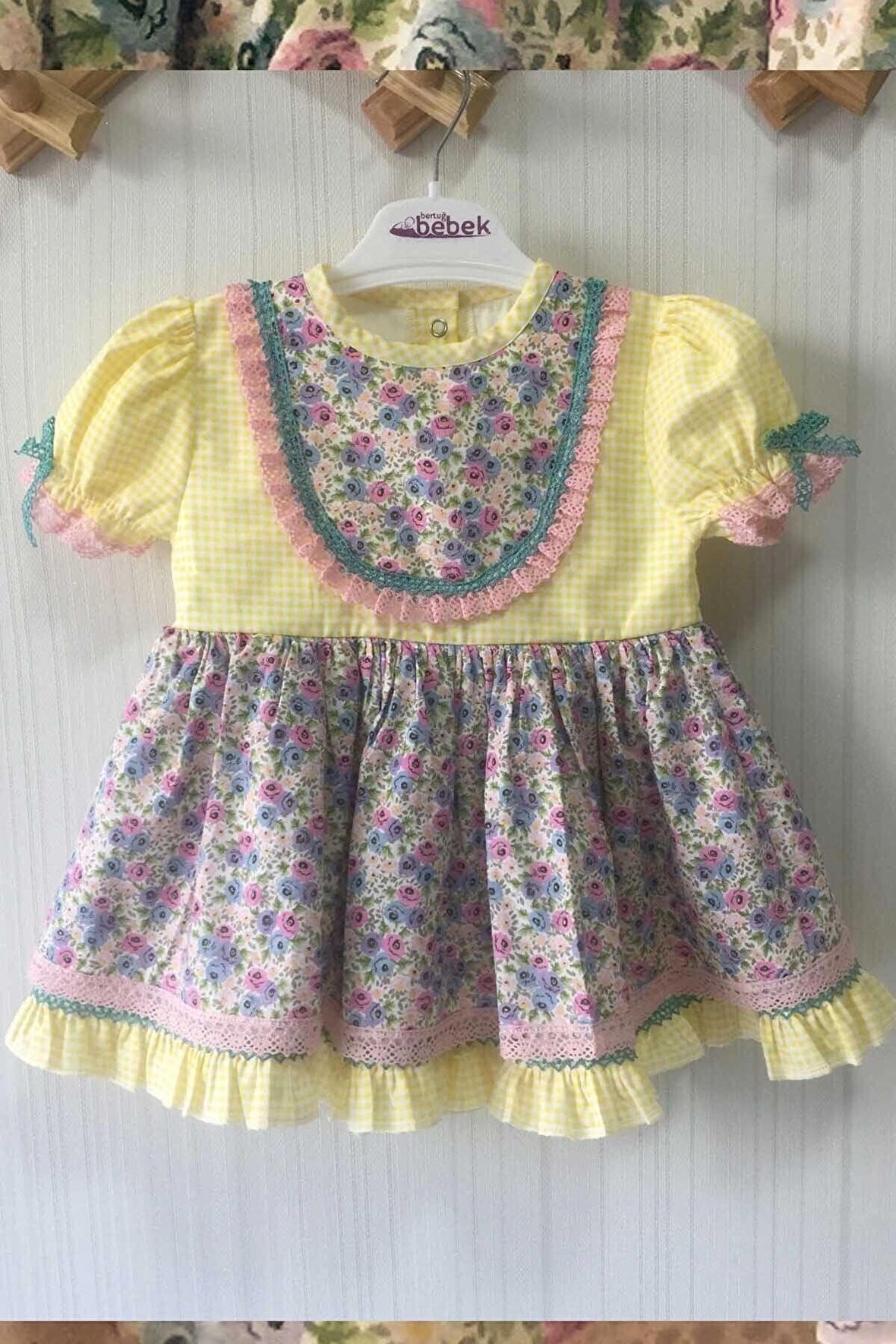 Sarı Pötikare Çiçekli Dantel Detaylı Özel Tasarım Kız Çocuk Bebek Elbise