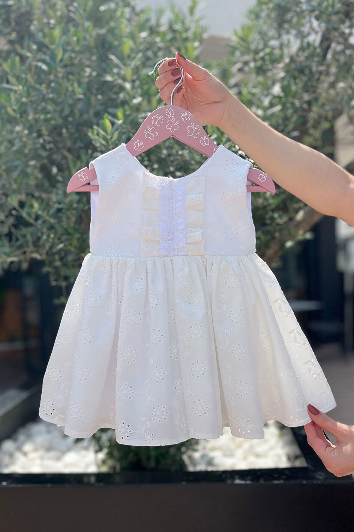 Dantel Detaylı Kız Çocuk Bebek Beyaz Fisto Pamuk Elbise