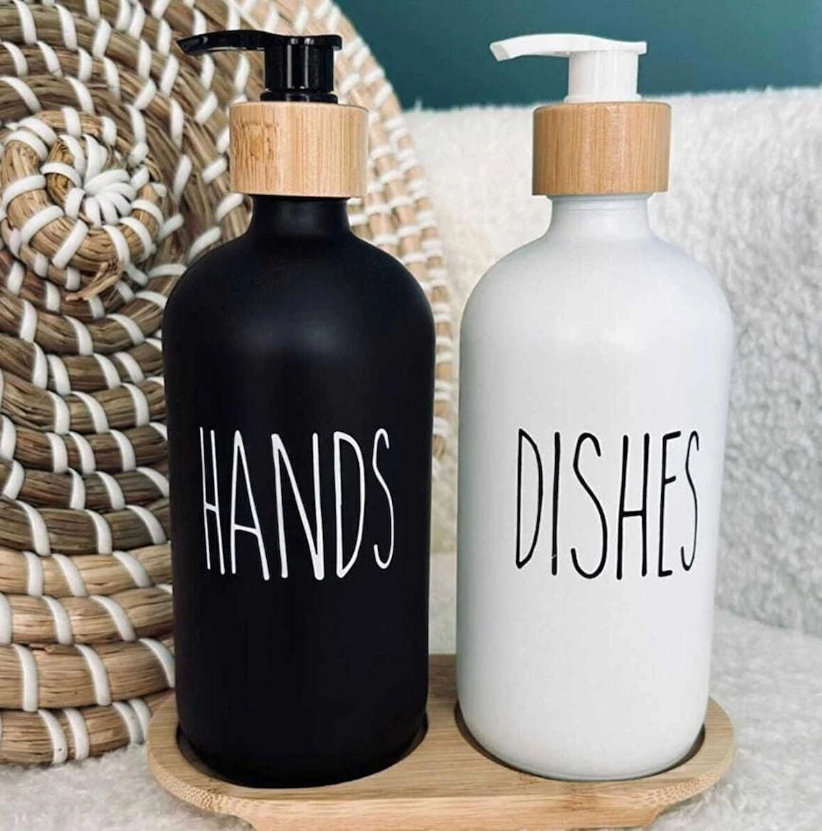 2’li Hands Dishes Siyah Beyaz Dekoratif Mutfak Banyo Sıvı Cam Sabunluk Seti 500ml Bambu Stantlı Set