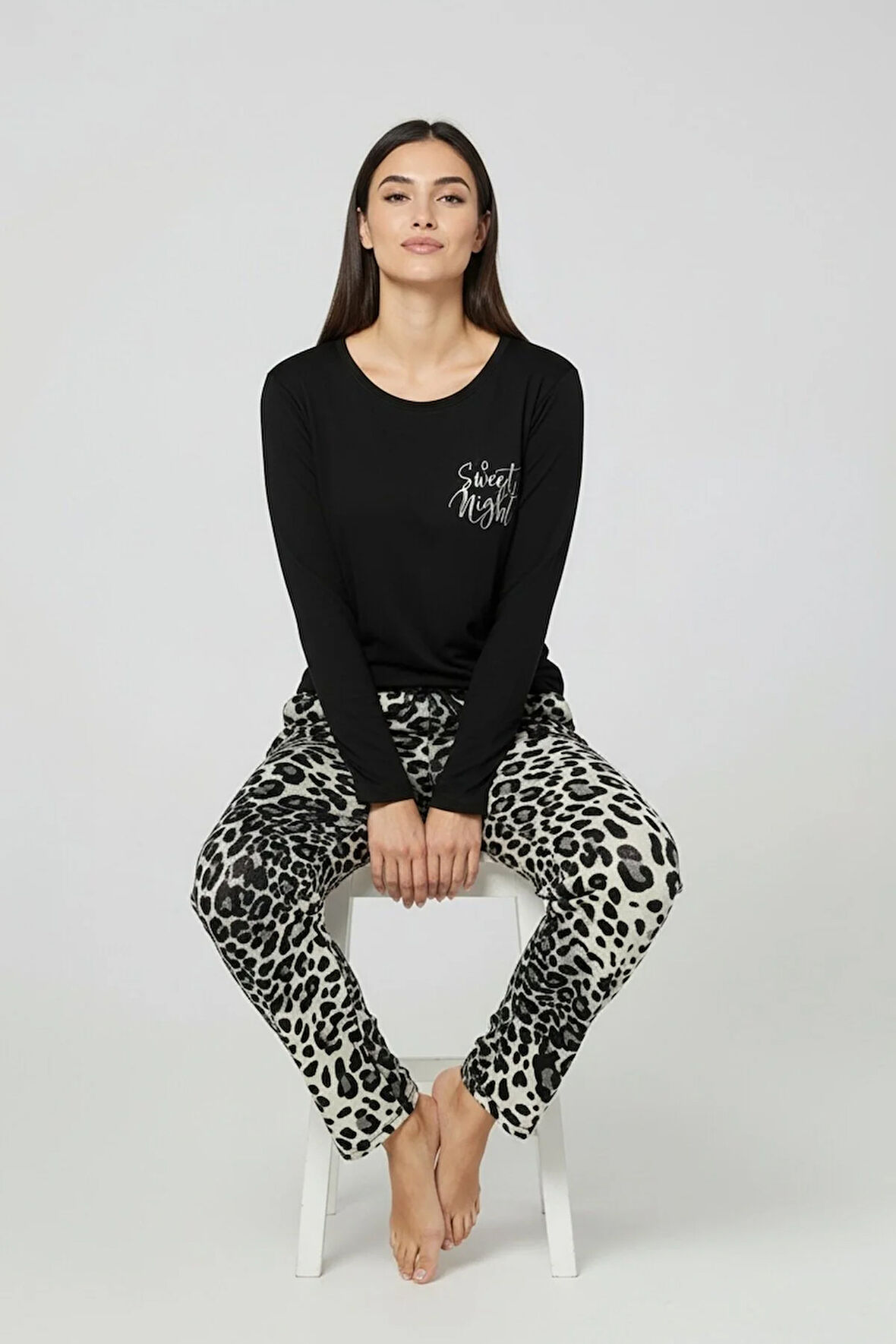 Üstü Yazılı Altı Leopar Desenli Elite Viscose Pijama Takımı Uzun Siyah 3551