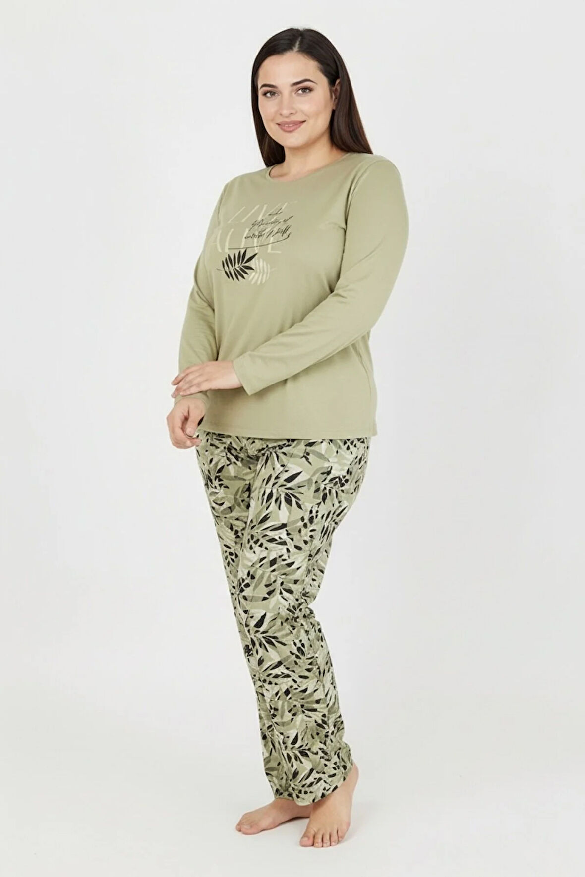 Üstü Yazılı Altı Yaprak Desenli Elite Viscose Uzun Büyük Beden Pijama Takımı Yeşil 3591