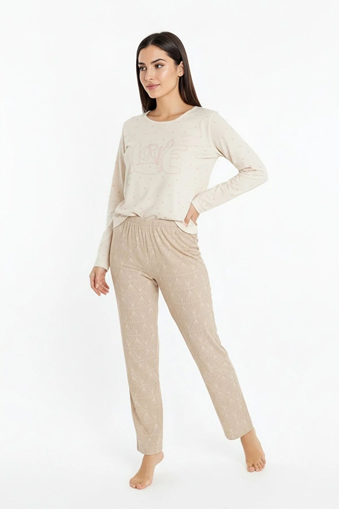 Üstü Love Yazılı Altı Desenli Elite Viscose Uzun Pijama Takımı Krem 3562