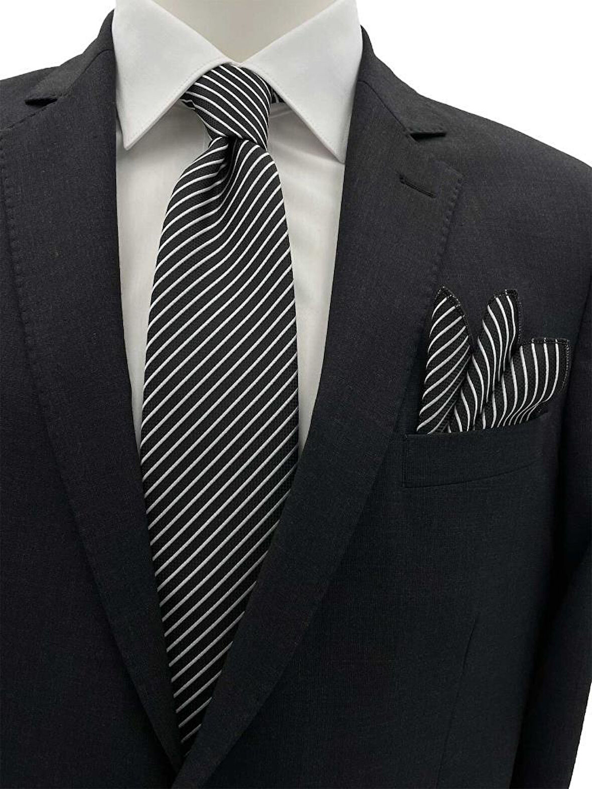 Brianze 7.5 Cm Siyah Beyaz Çizgili Kravat Mendil Set