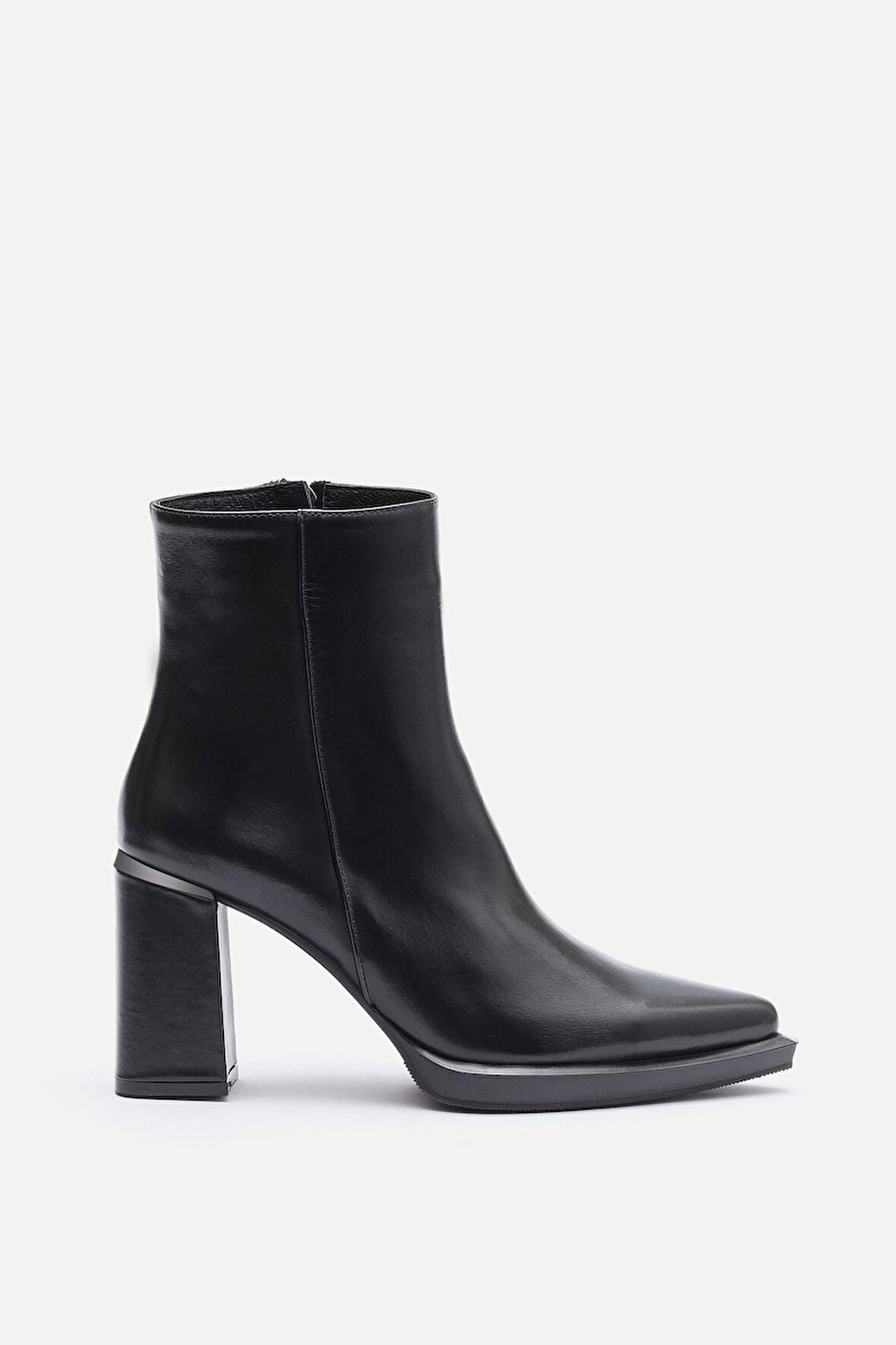 Bestyle Ludo Kadın Siyah Gerçek Deri Topuklu Bot