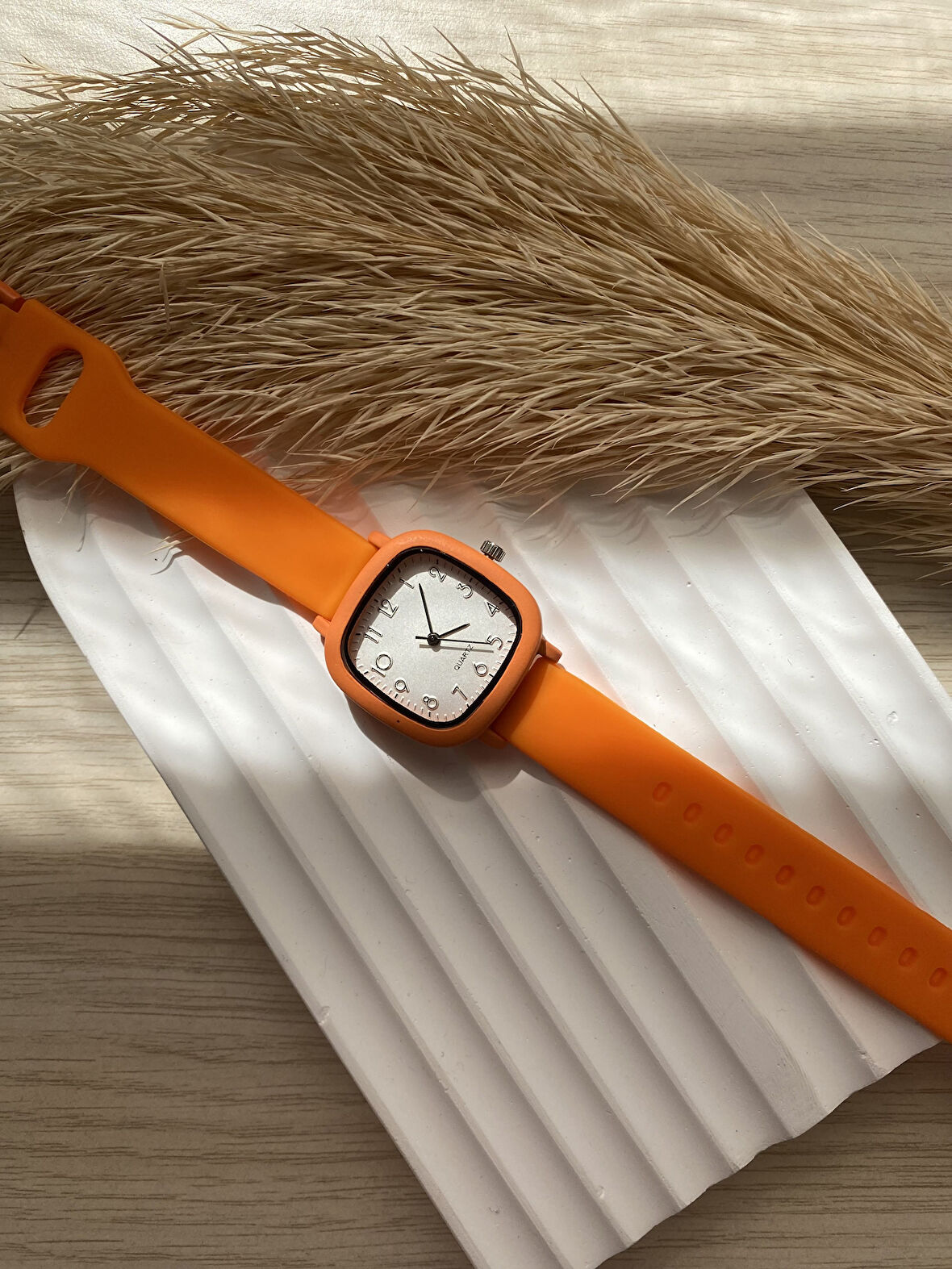 Retro Minimal Vintage Deri Kordon Kadın Kol Saati Silikon Model