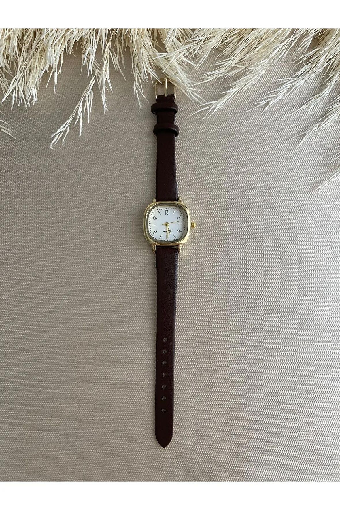 Retro Minimal Vintage Deri Kordon Kadın Kol Saati