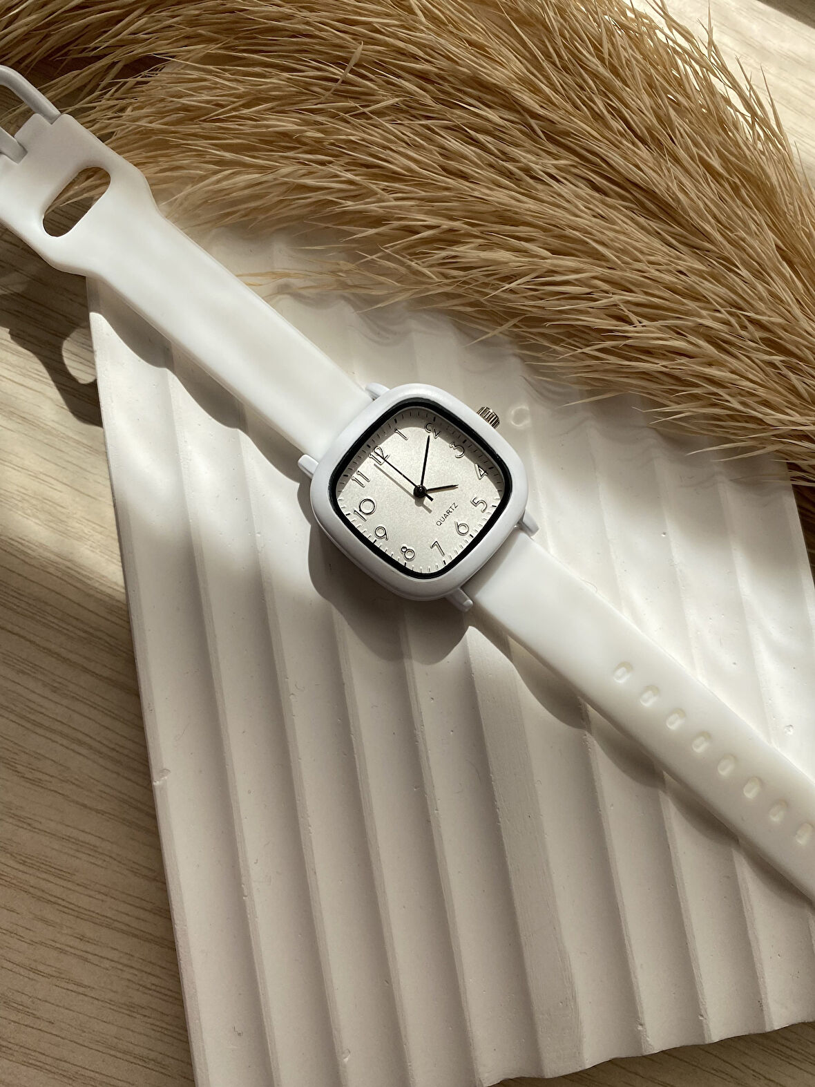 Retro Minimal Vintage Deri Kordon Kadın Kol Saati Silikon Model