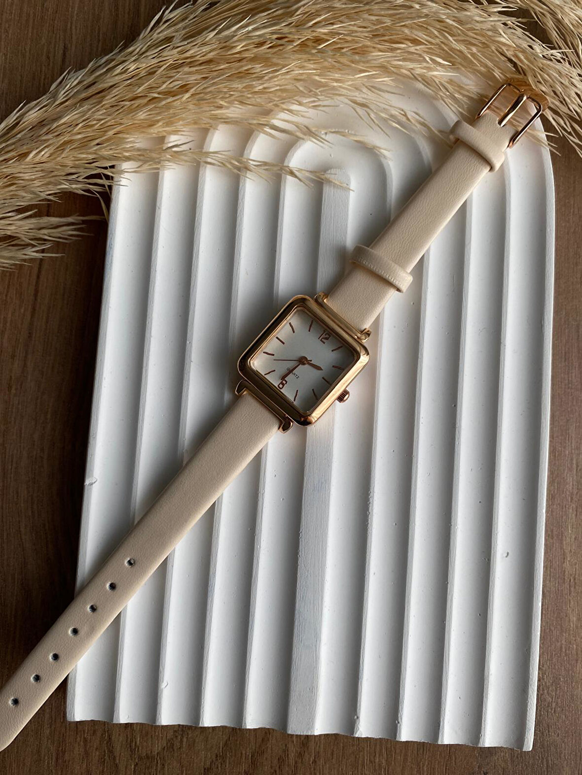 Bs Stıll Vintage Kadın Kol Saati Retro quartz deri kordon 1 Adet