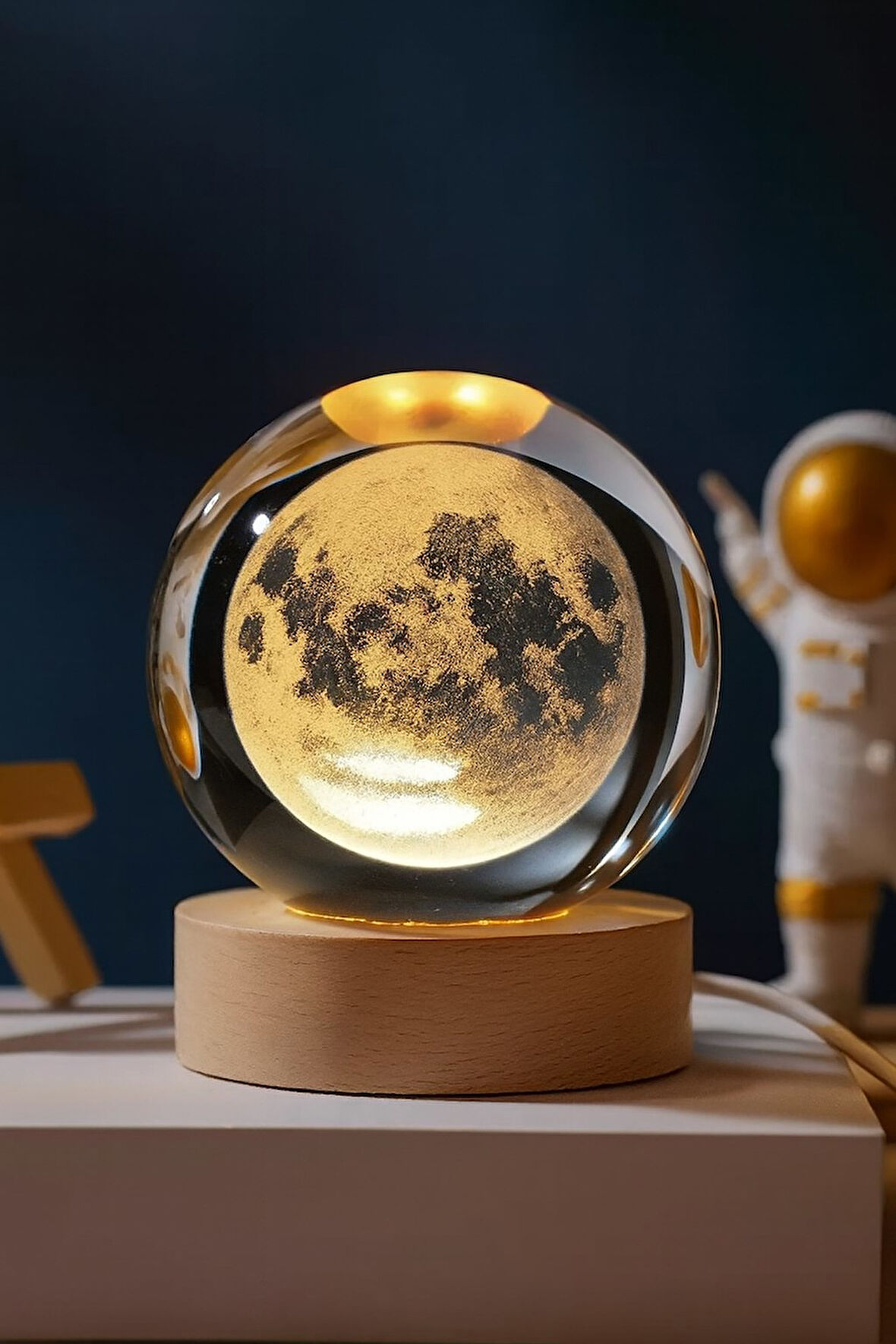 3D Ay Küre Kristal Gün Işığı Led Gece Lambası – USB'li Ahşap Standlı LED Masa Lambası & Gece Lambası