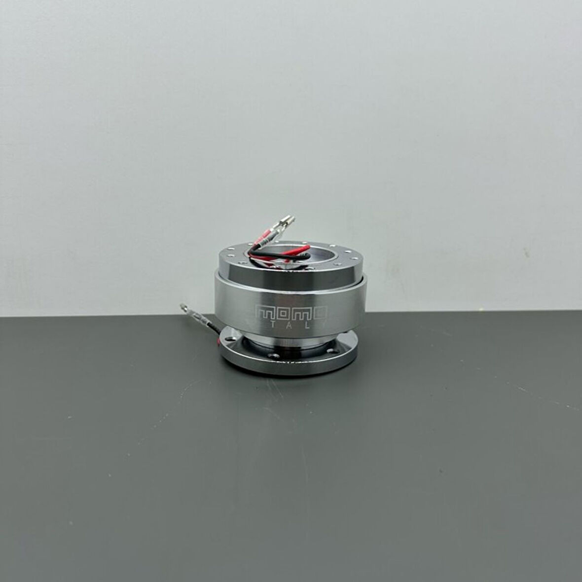 MOMO Sök Tak Direskiyon Göbeği GÜMÜŞ (SİLVER) Direksiyon ITALY