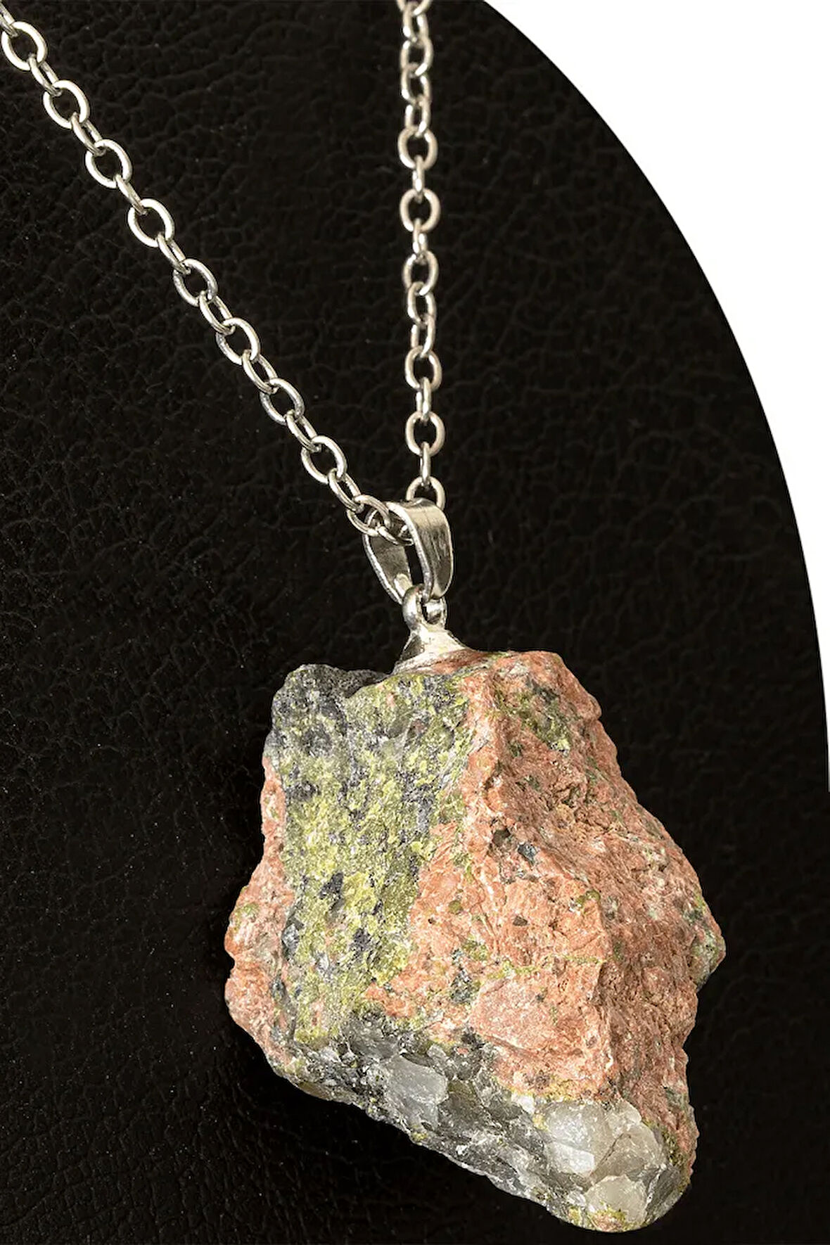 Sertifikalı Ham İşlenmemiş Unakit Taşı Kolye