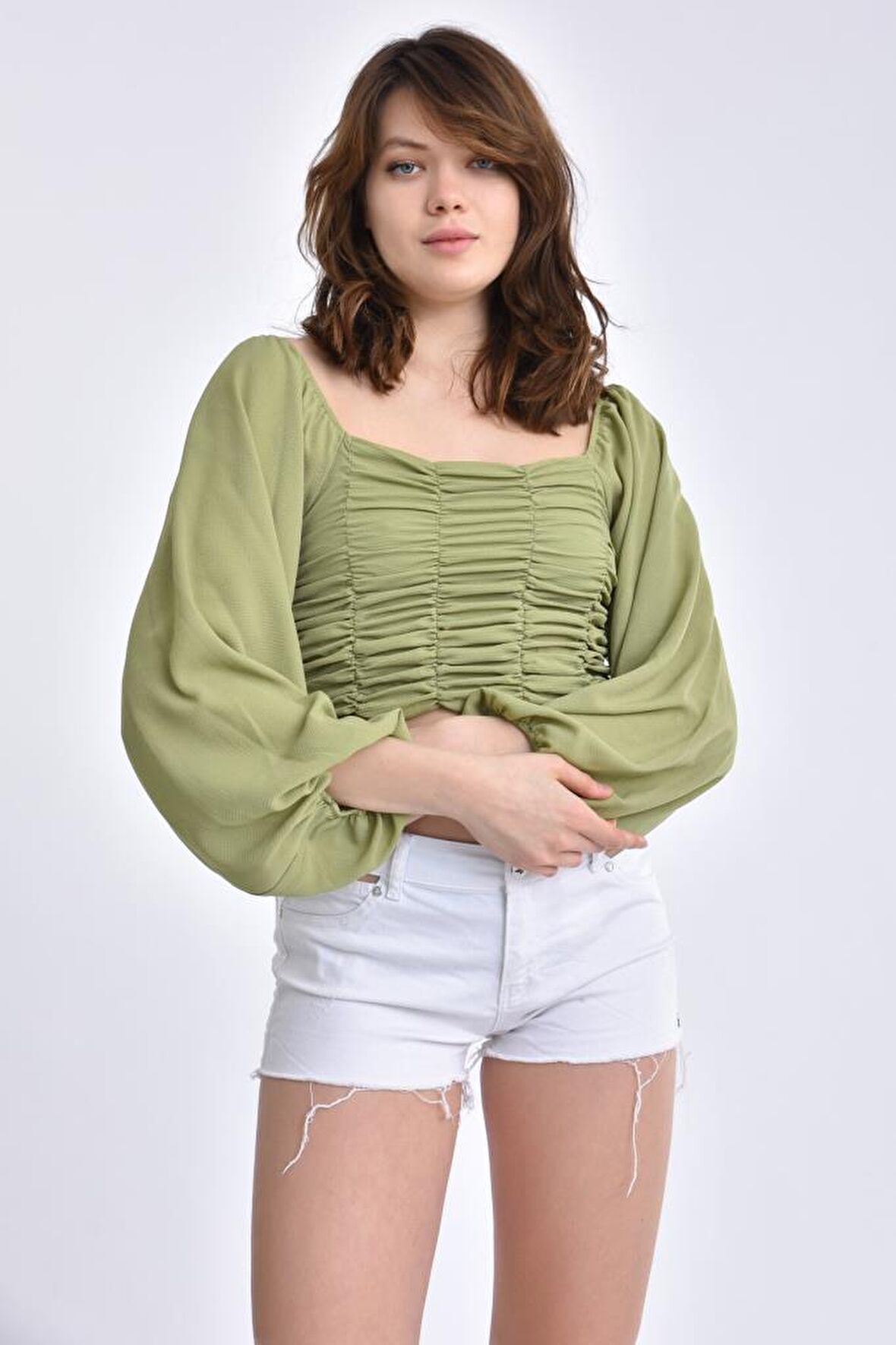 Modkofoni Uzun Kollu Yaka ve Sırt Detaylı Yeşil Kadın Bluz