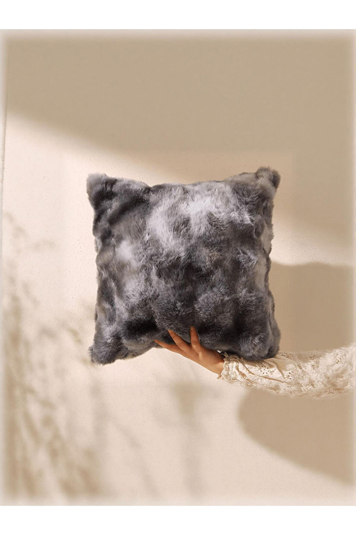 Bubble Tavşan Tüyü, Çift Taraflı, Gizli Fermuarlı Pofuduk Kırlent Kılıfı 40x40