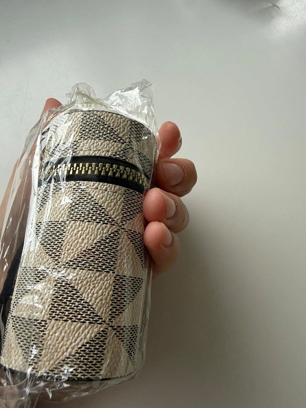 Şık Krem Fularlı Ruj Tutucu Fermuarlı - Kadınlar için Çok Fonksiyonlu Madeni Para Cüzdanı