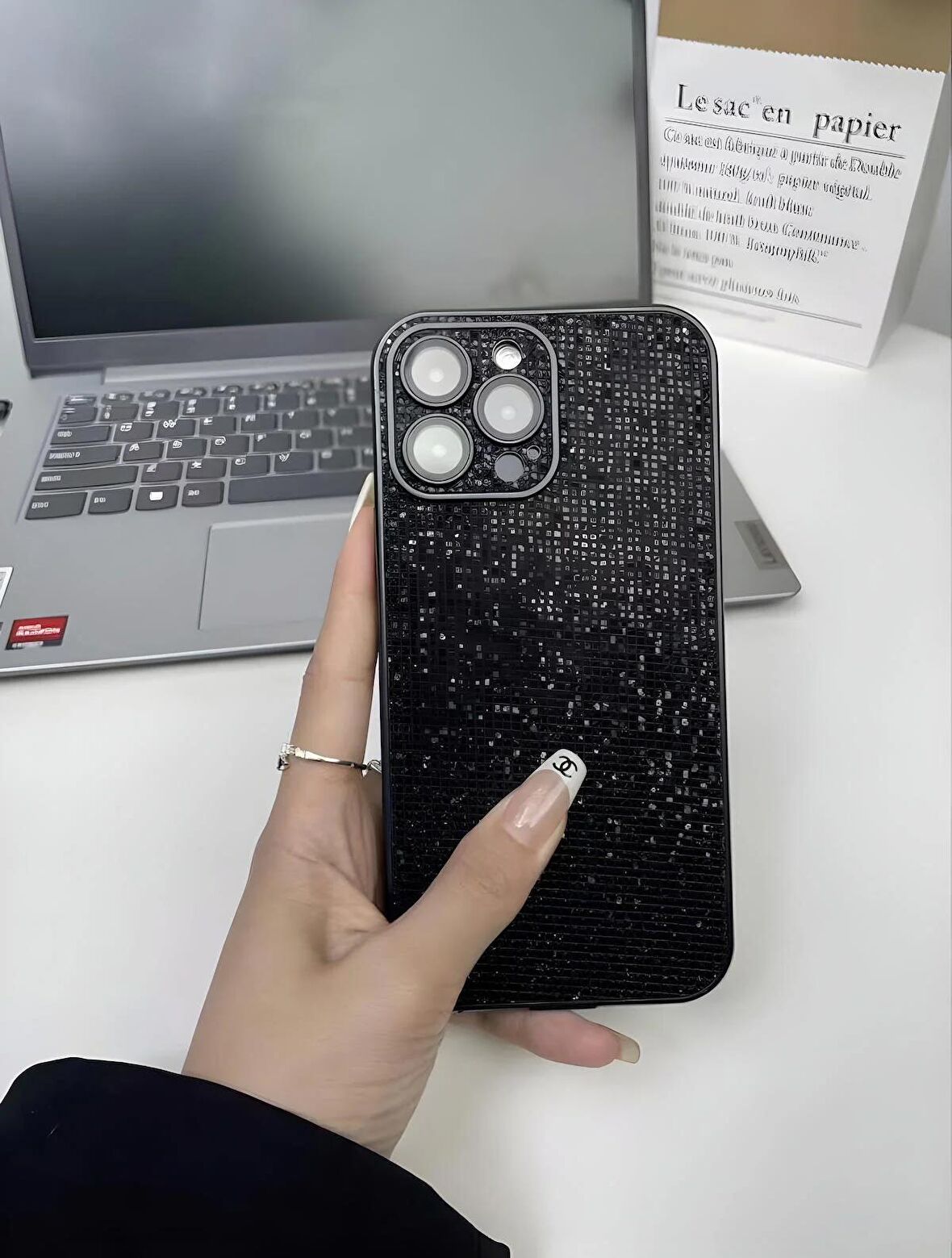 Apple iPhone 15 Pro Uyumlu Taşlı Simli Kamera Lens Korumalı Kılıf