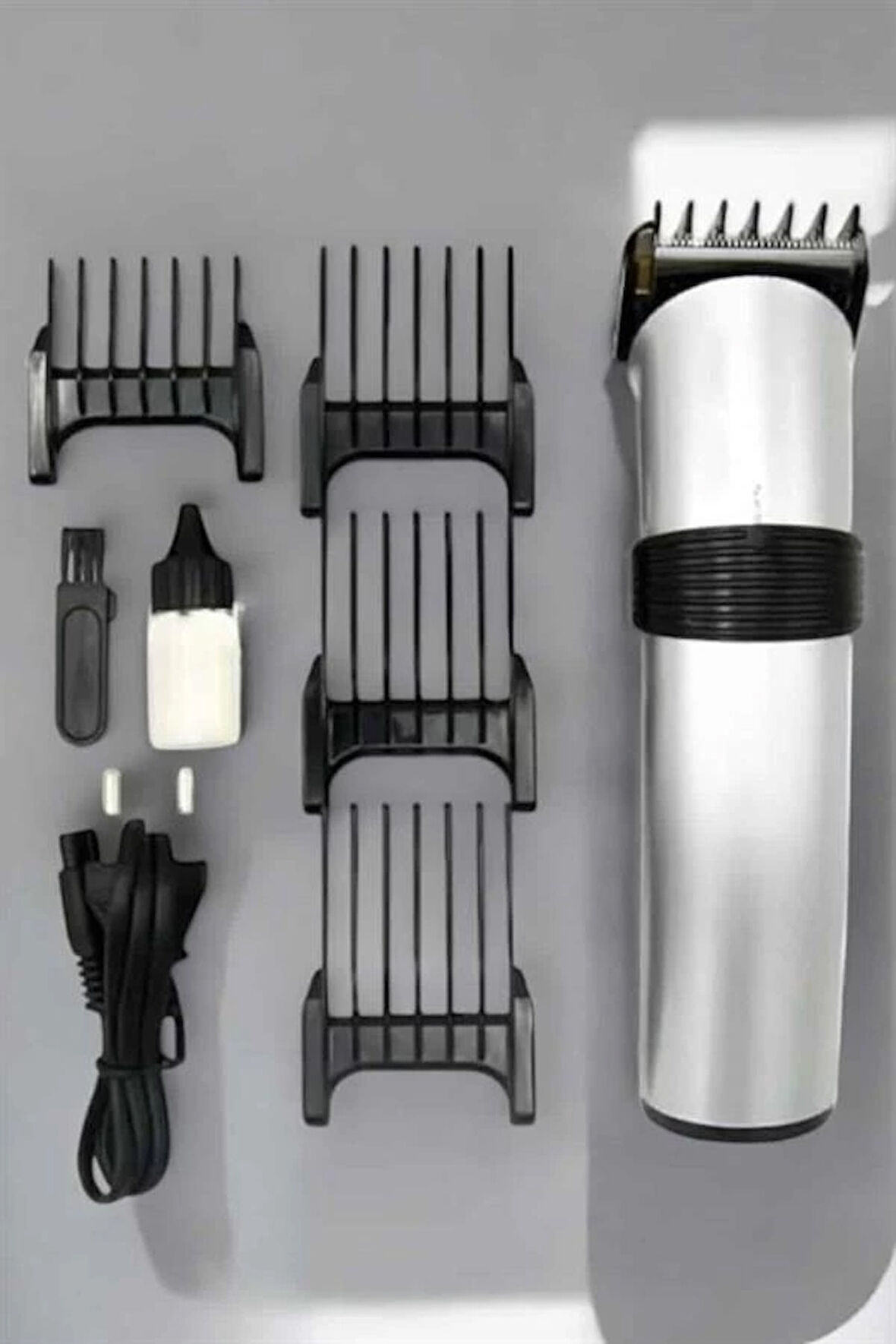 4 Taraklı Profesyonel Şarjlı Saç ve Sakal Kesme Tıraş Makinesi Seti