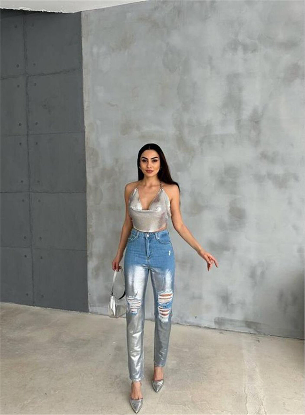 DİZ YIRTIK VARAKLI MOM KOT PANTOLON - Gümüş