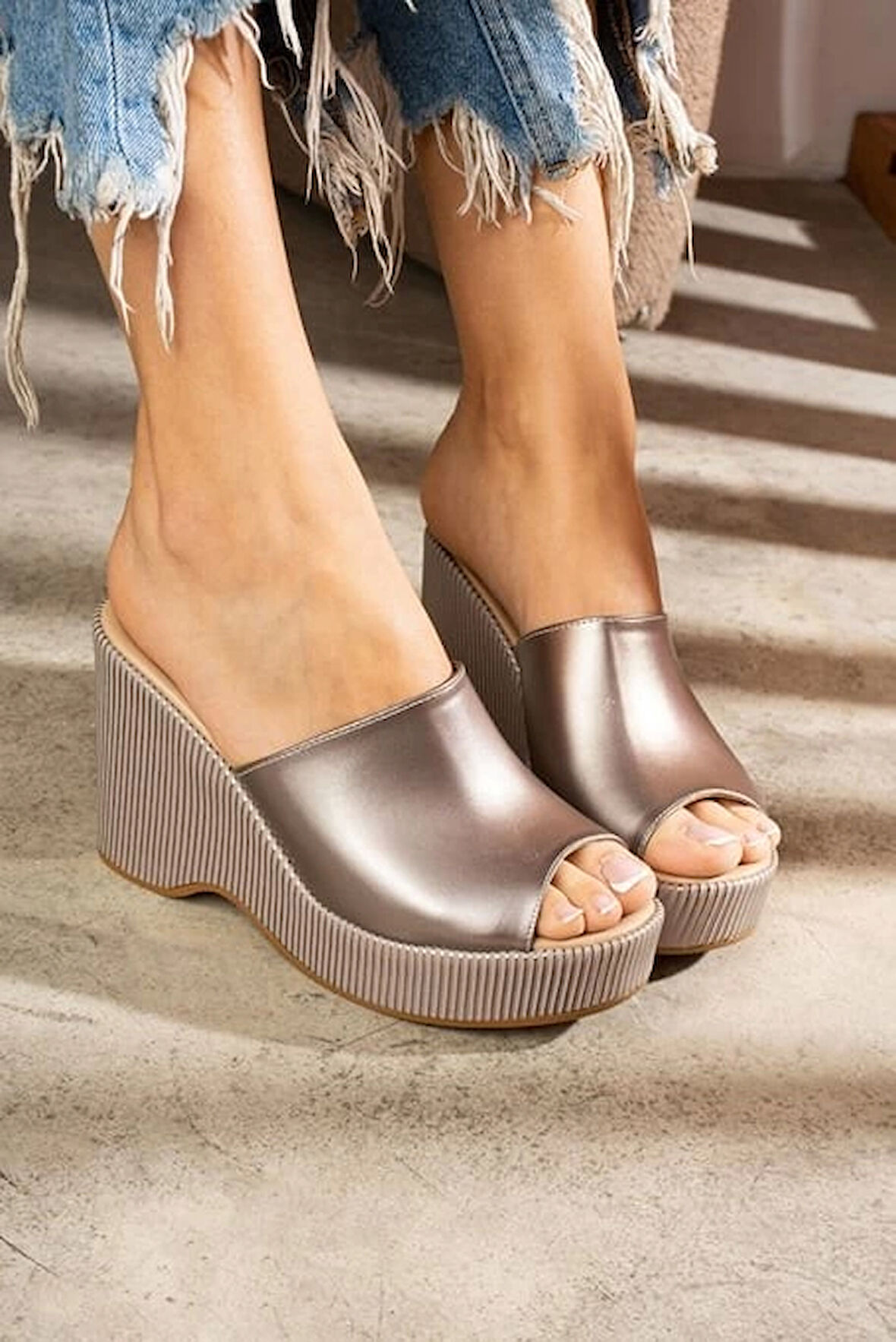 Tlay Platin Cilt Dolgu Topuk Terlik