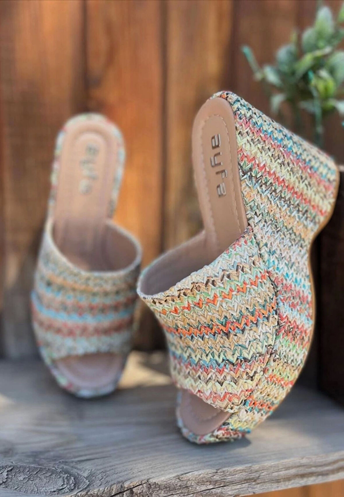 Tlay Kilim Desenli Dolgu Topuk Terlik