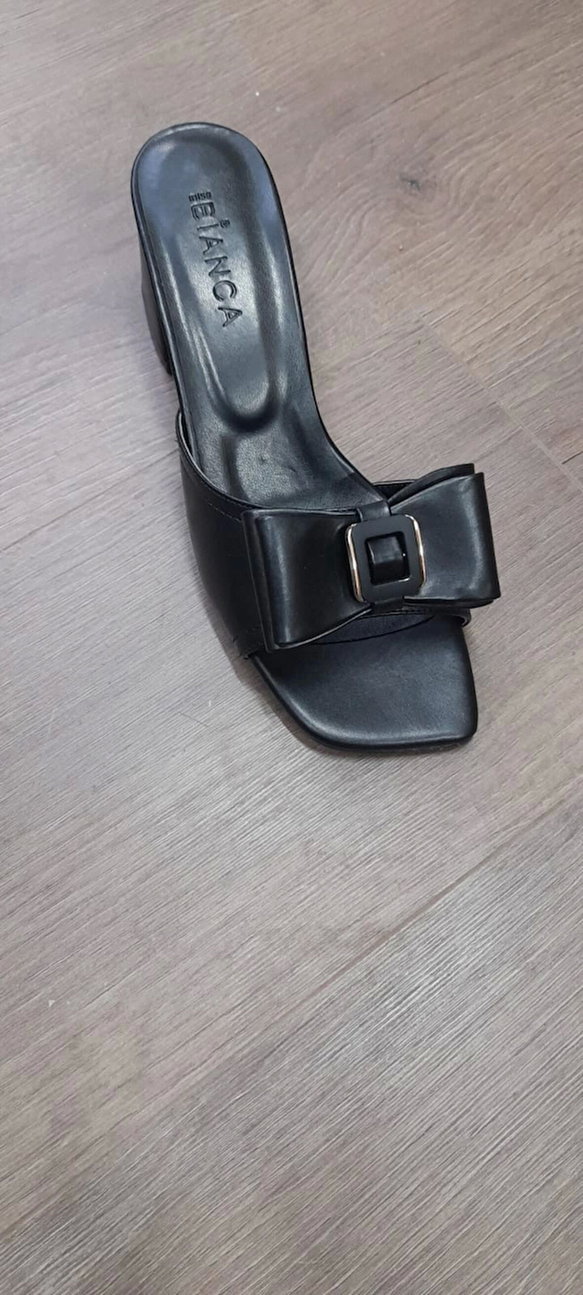 Veor Siyah Cilt Topuklu Terlik