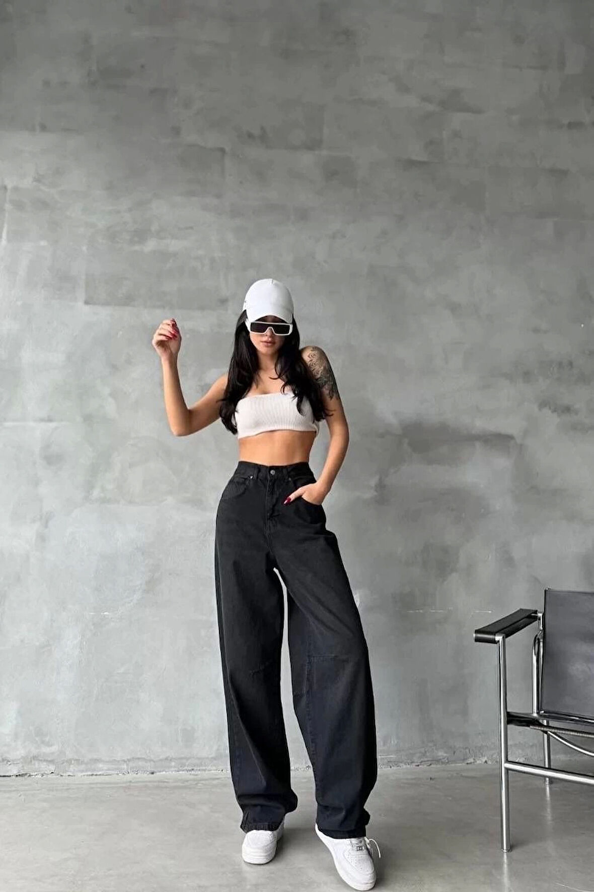 Arkadan tokalı jeans pantolon Siyah