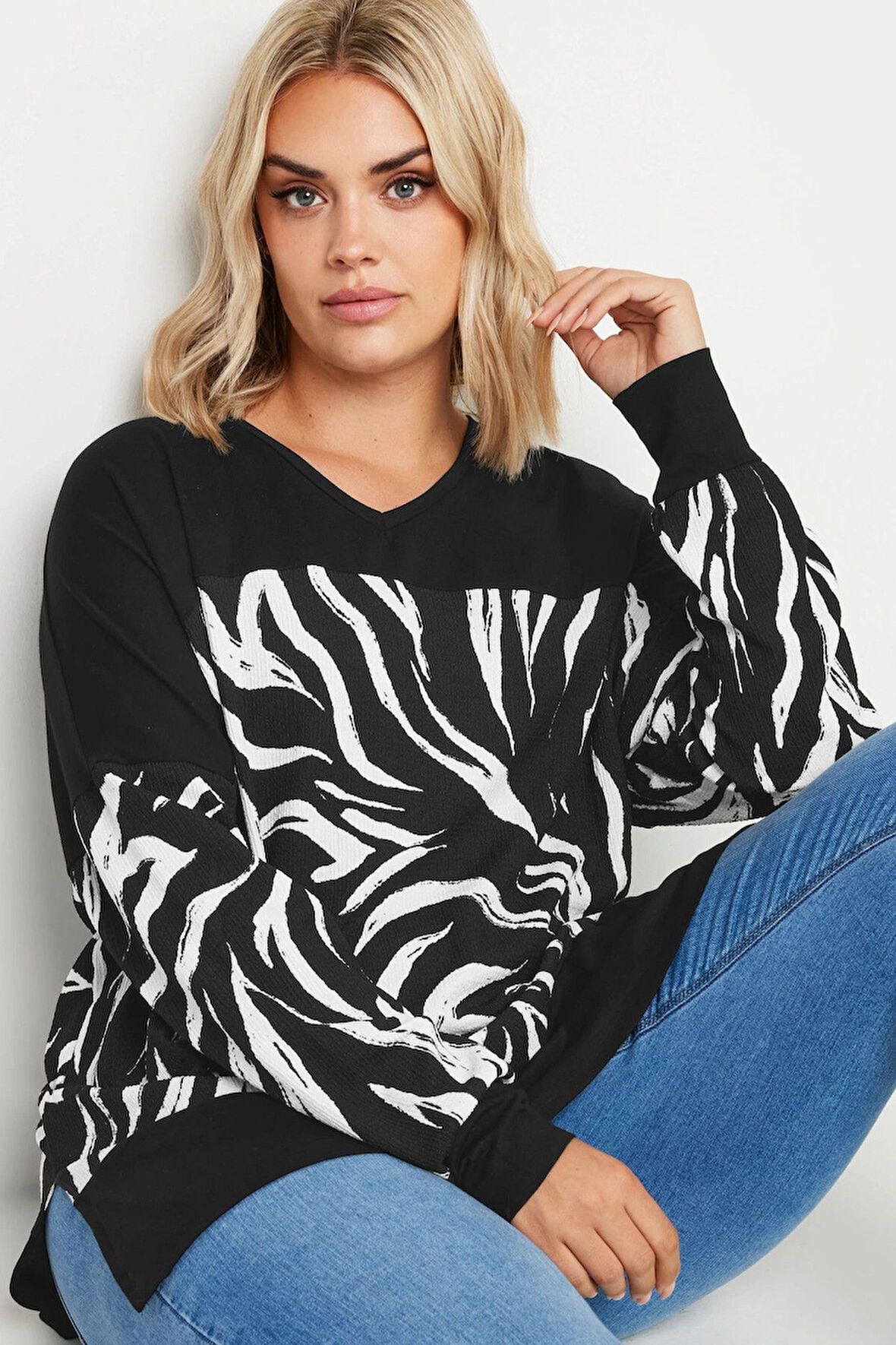 Büyük Beden Desenli Esnek Kumaş Uzun Kollu Uzun Kesim Bluz 303057