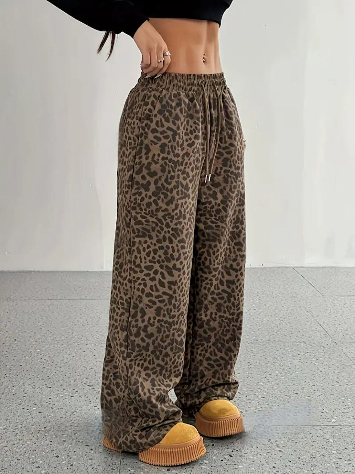 Kadın Yüksek Bel Lastikli Bağcıklı Geniş Kesim Iki Iplik Pantolon