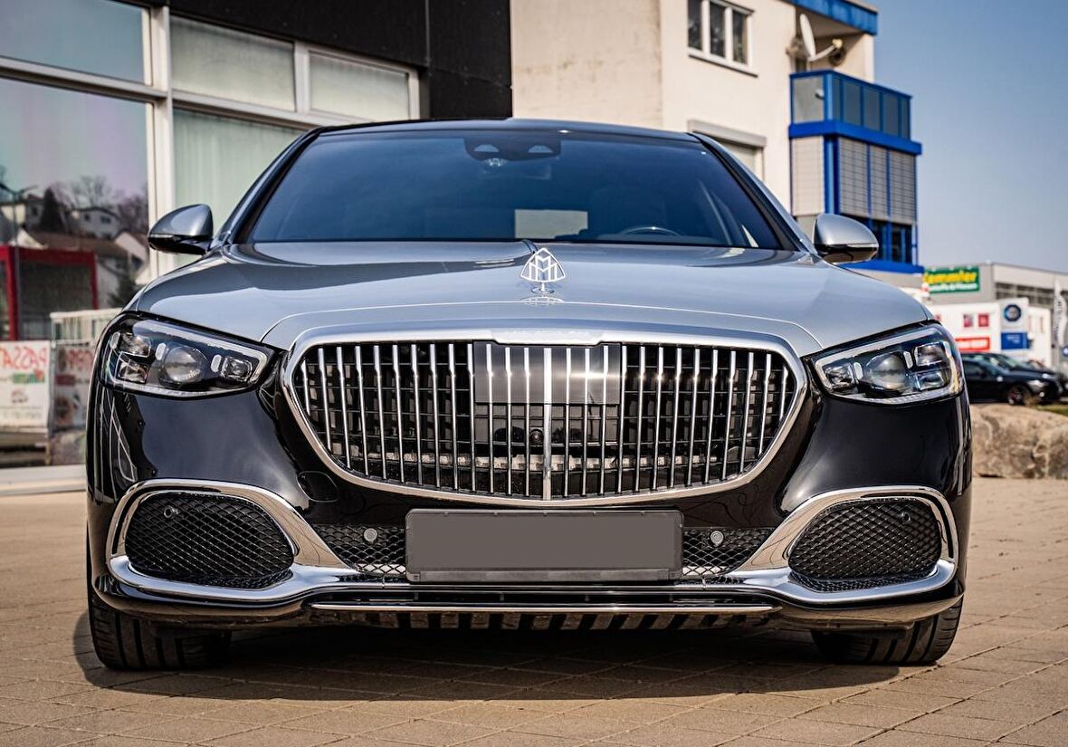 W213 YENI E SERISI IÇIN UYUMLU 2020+ MAYBACH GÖRÜNÜM BODY KIT(SIYAH SIS KAPAK)