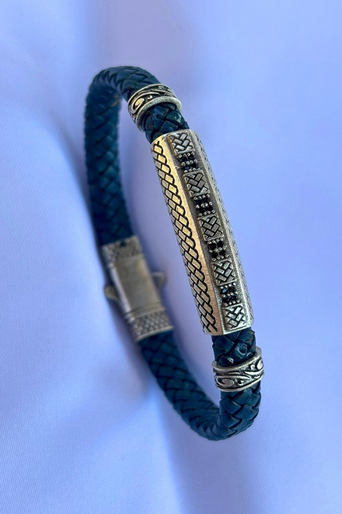 Zirkon Taşlı Örgülü El İşçiliği ile Üretilmiş Hakiki Deri Erkek Bileklik