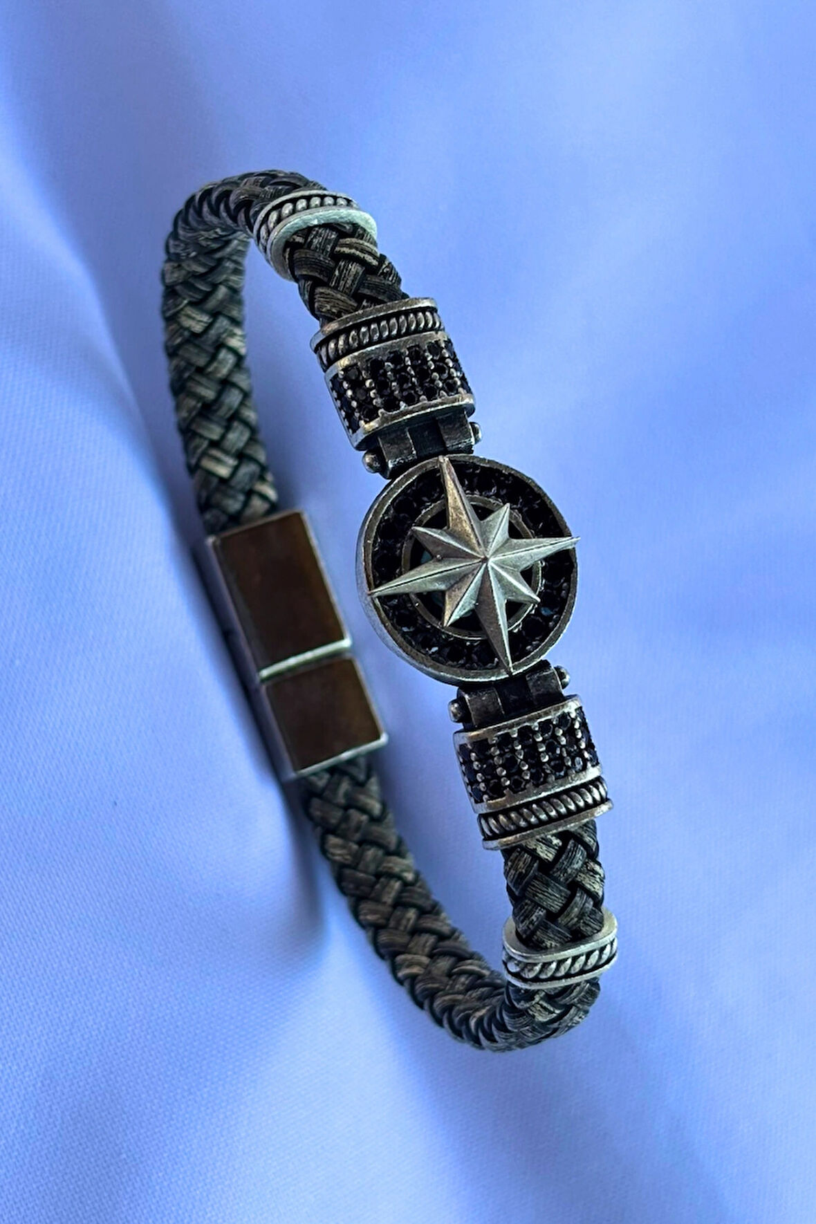 Pusula Zirkon Taşlı Yuvarlak El İşçiliği ile Üretilmiş Hakiki Deri Erkek Bileklik