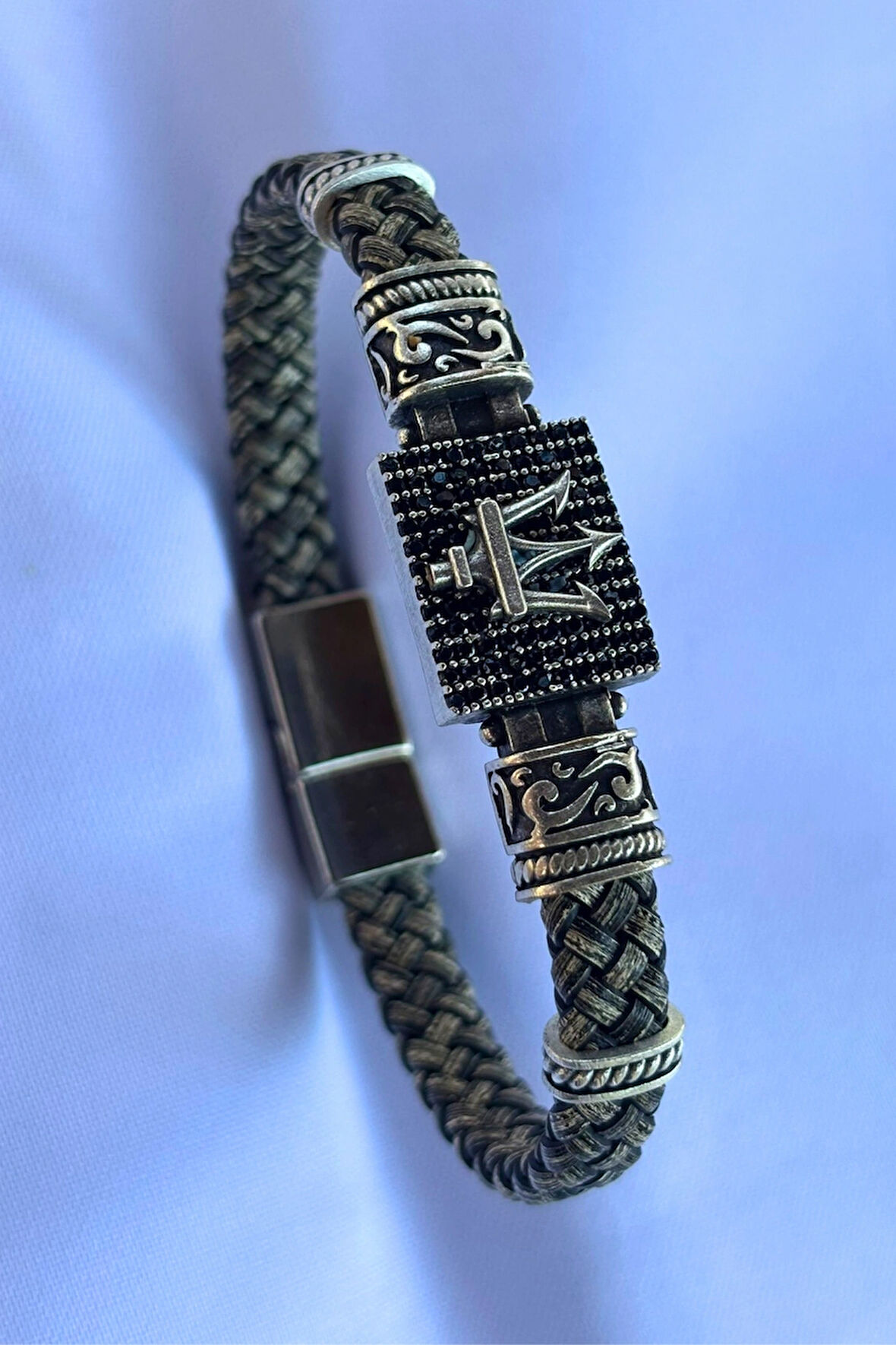 Mızrak Dikdörtgen Zirkon Taşlı El İşçiliği ile Üretilmiş Hakiki Deri Erkek Bileklik