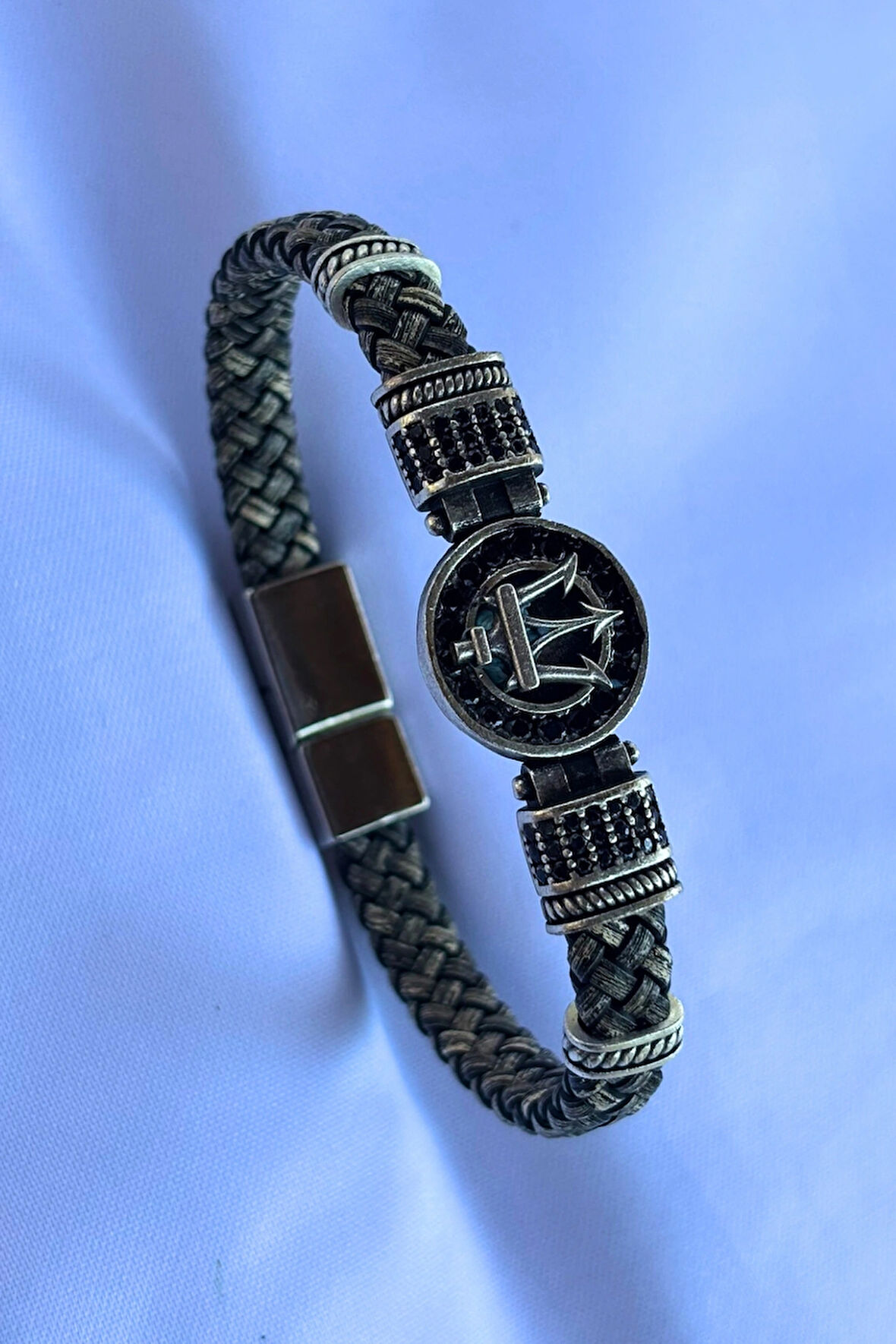 Mızrak Zirkon Taşlı Yuvarlak El İşçiliği ile Üretilmiş Hakiki Deri Erkek Bileklik